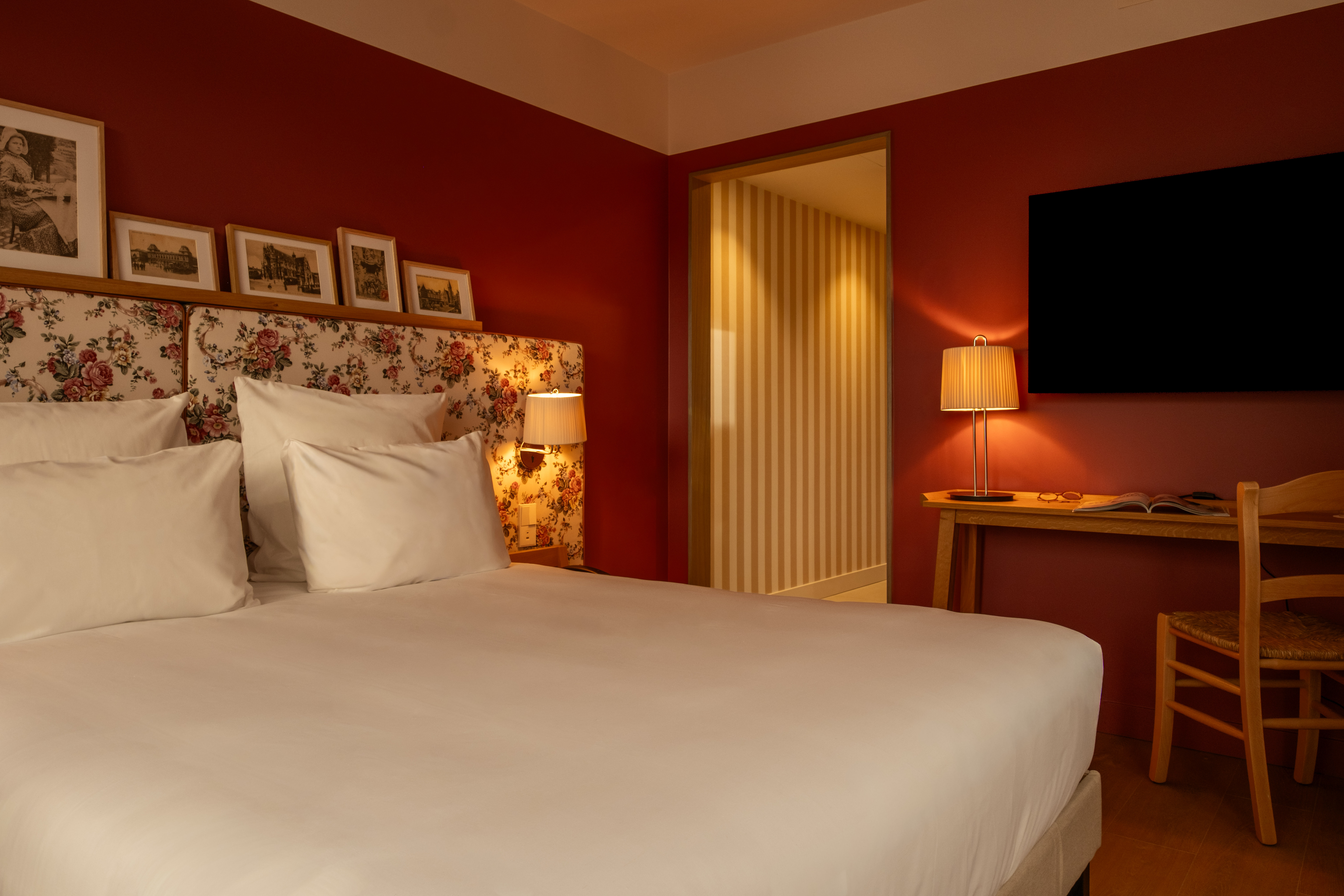 Room Connecting Room