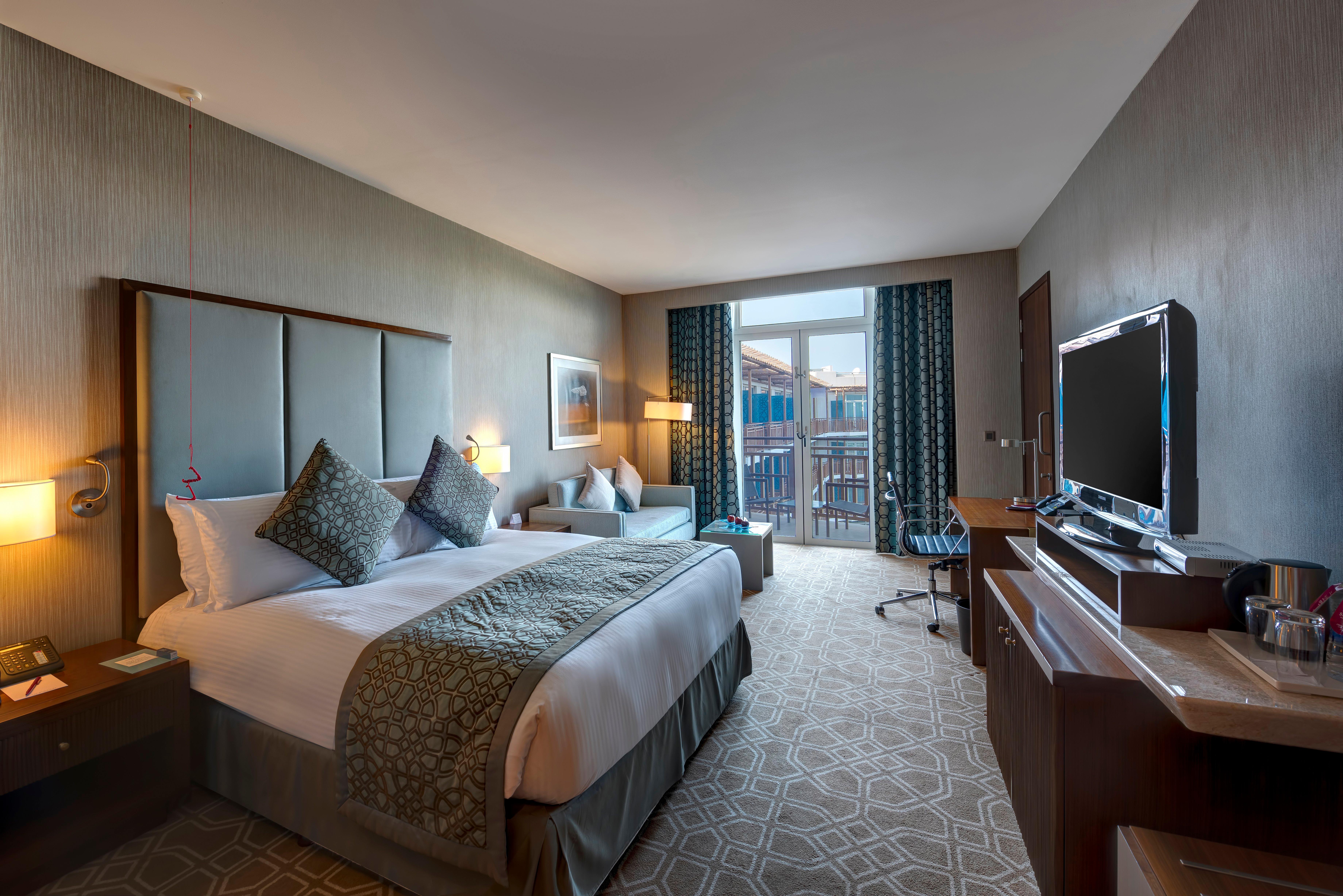 Double Pool View King Bed