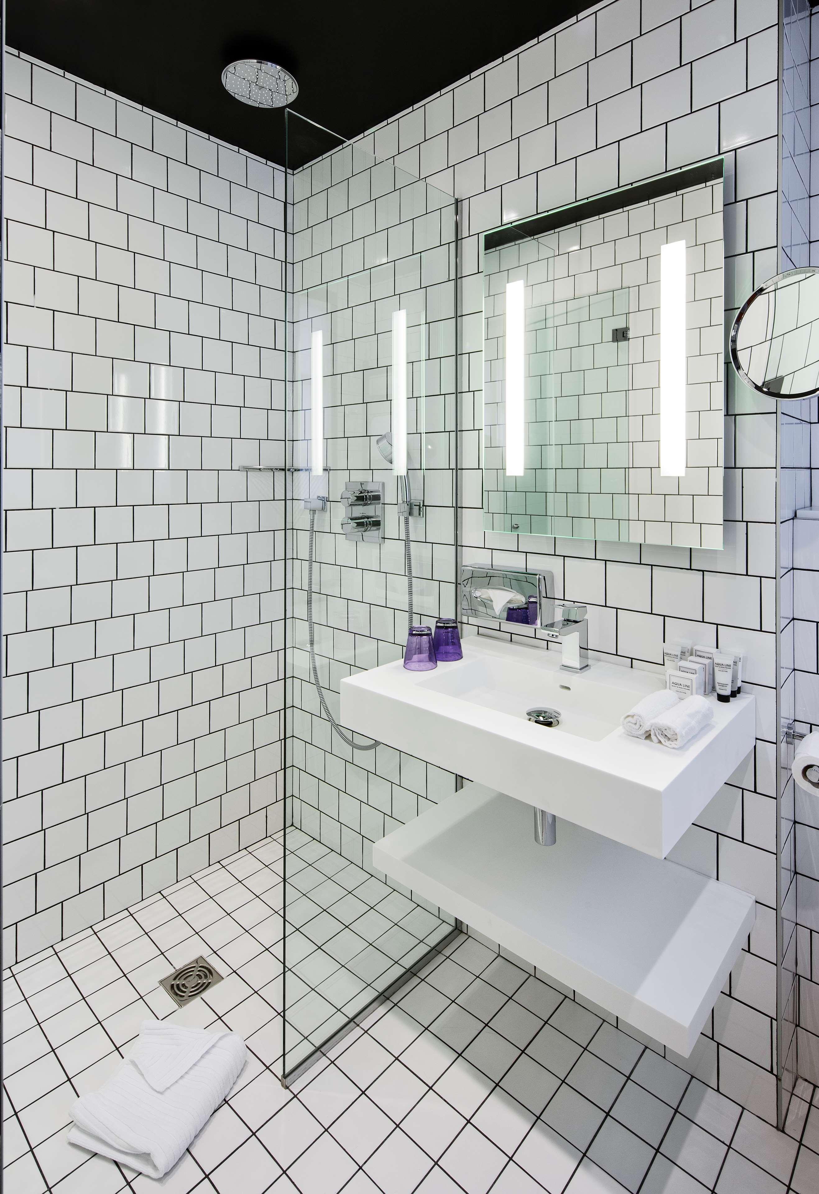 Double Queen Size Bed