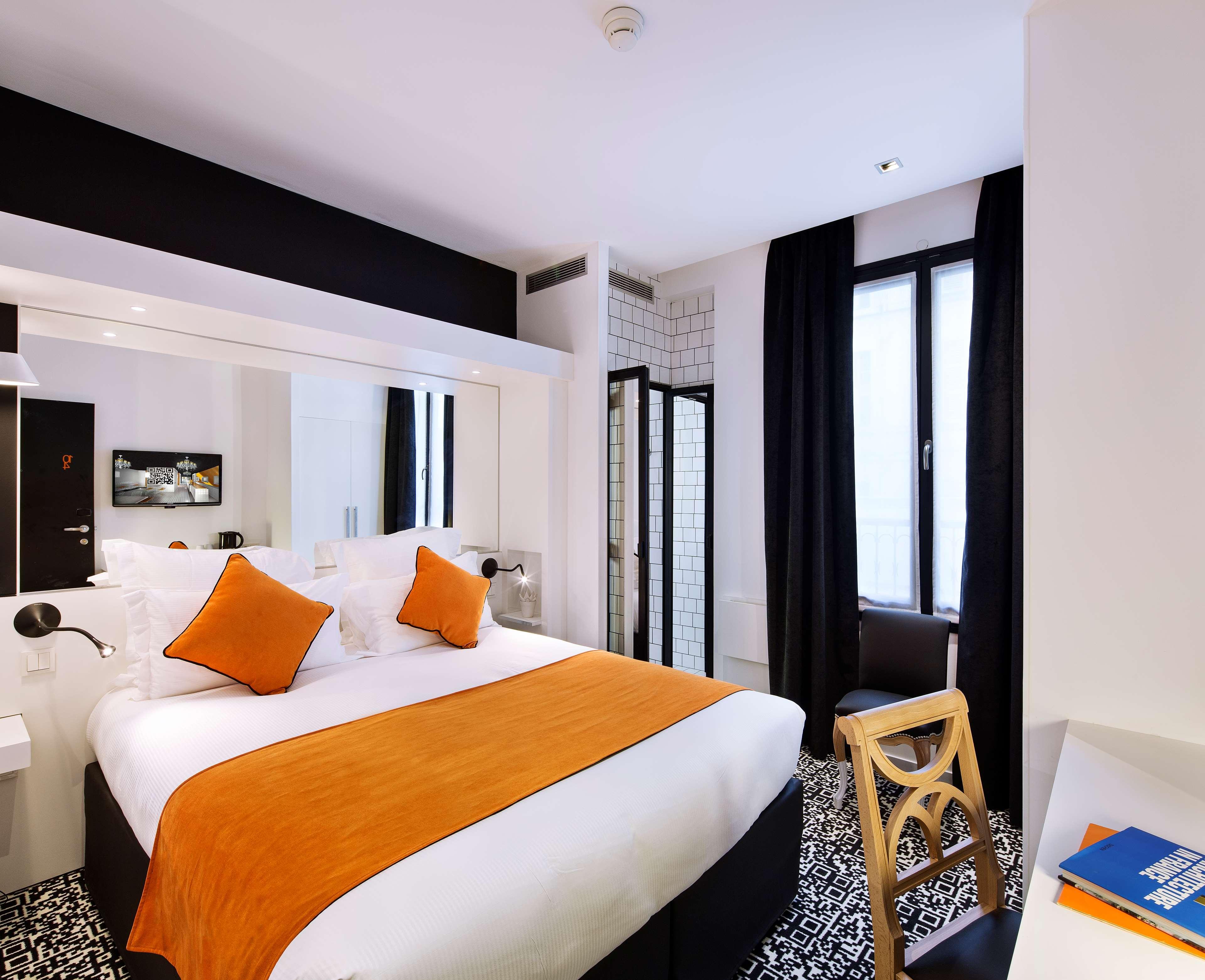 Double Queen Size Bed