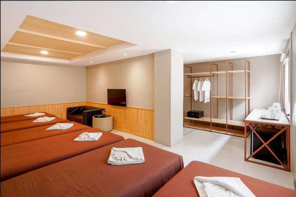 Family Room Capacity 6