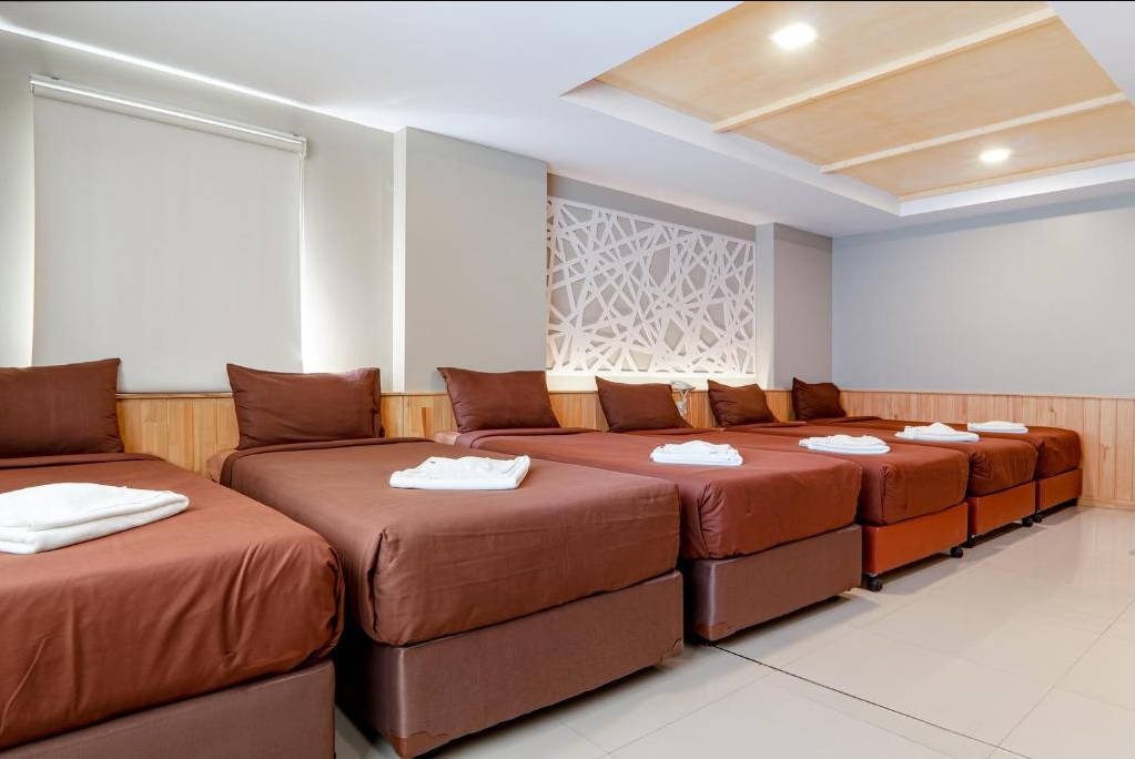 Family Room Capacity 6