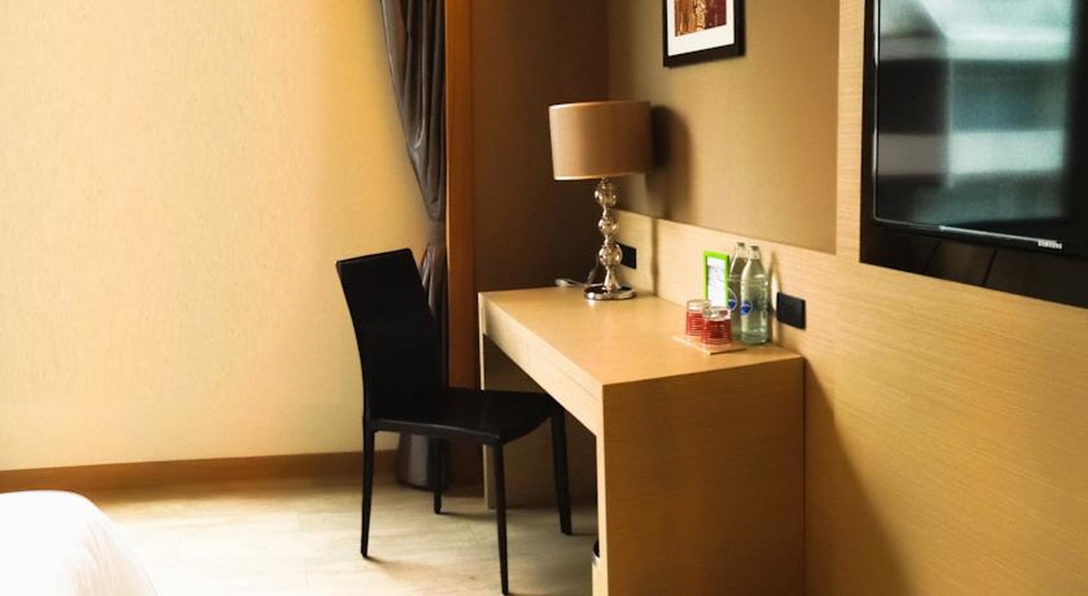 Double or Twin Deluxe