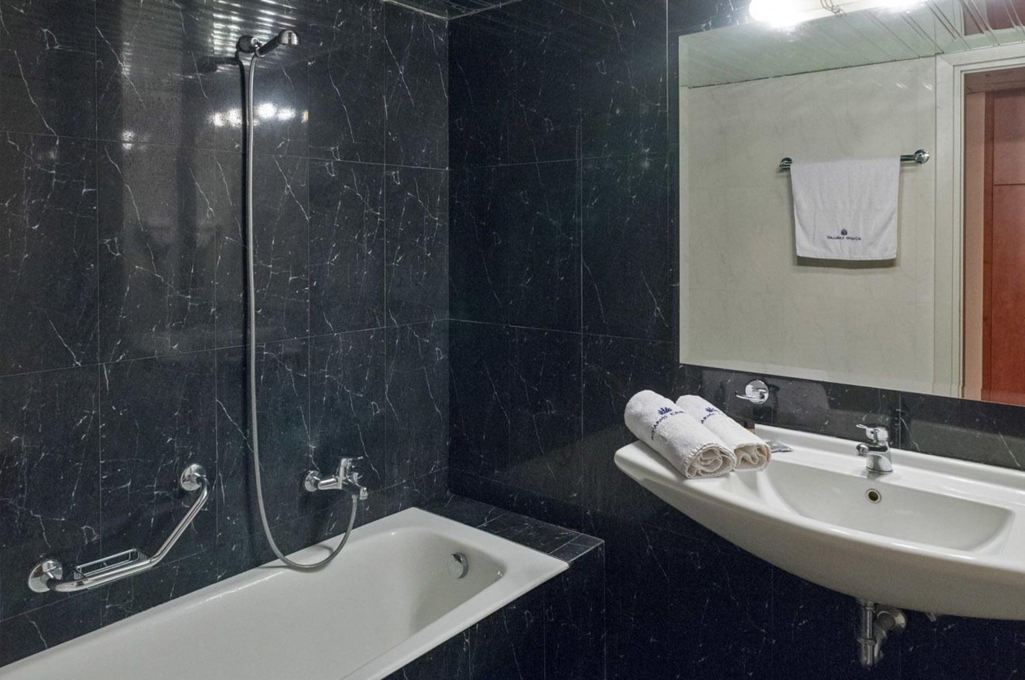 Quadruple Three Beds