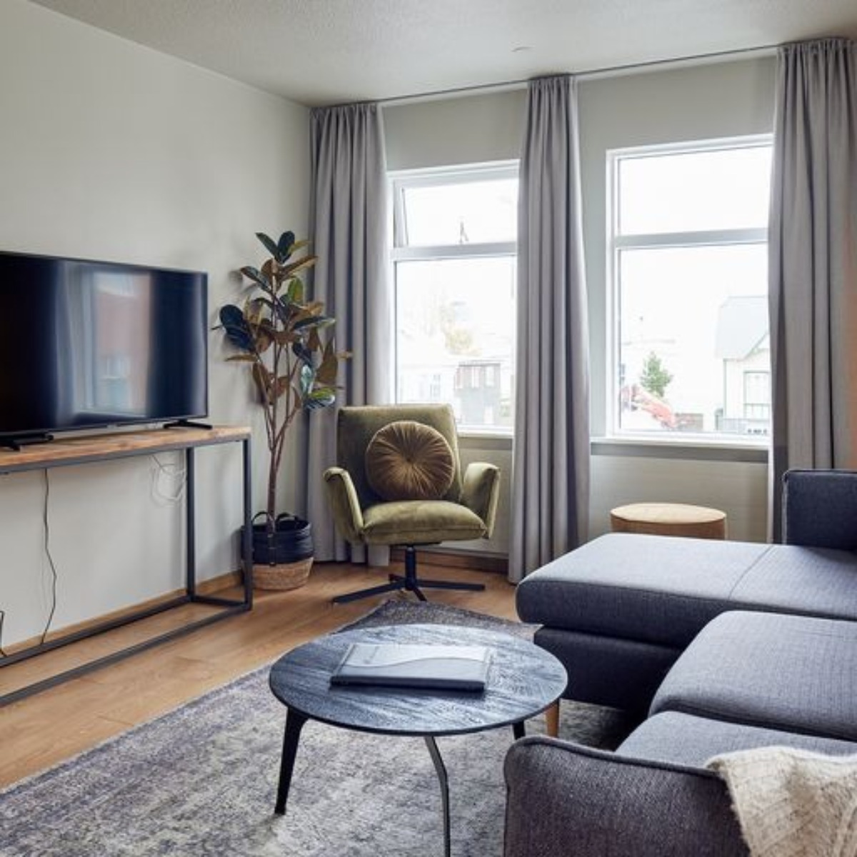 Apartment Queen Bed Two Bedrooms