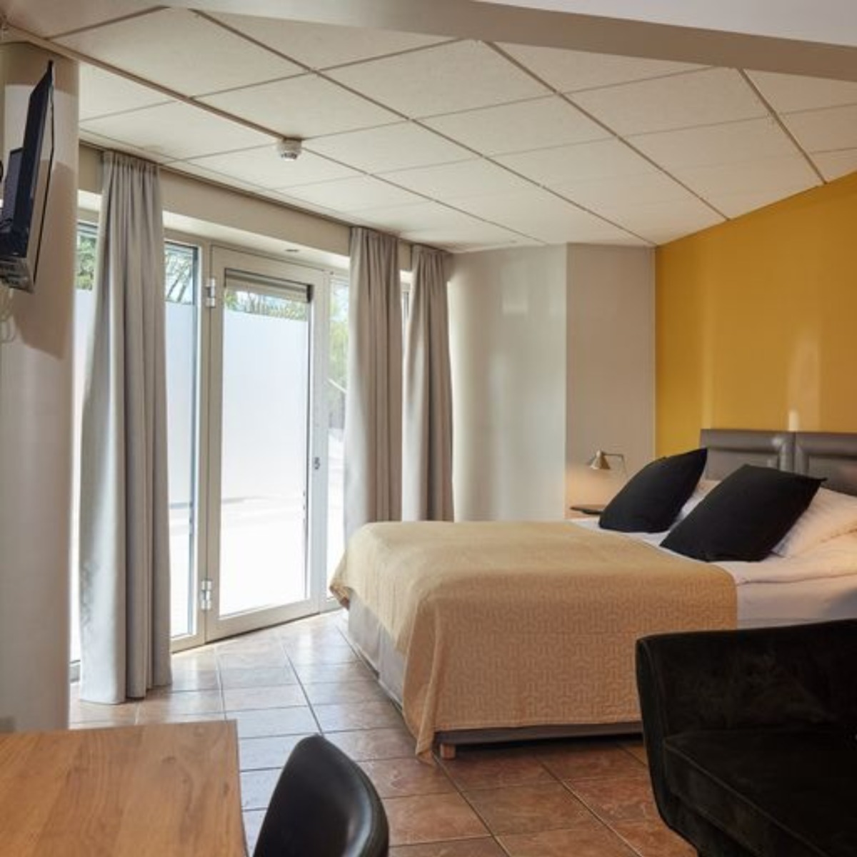 Double or Twin Standard