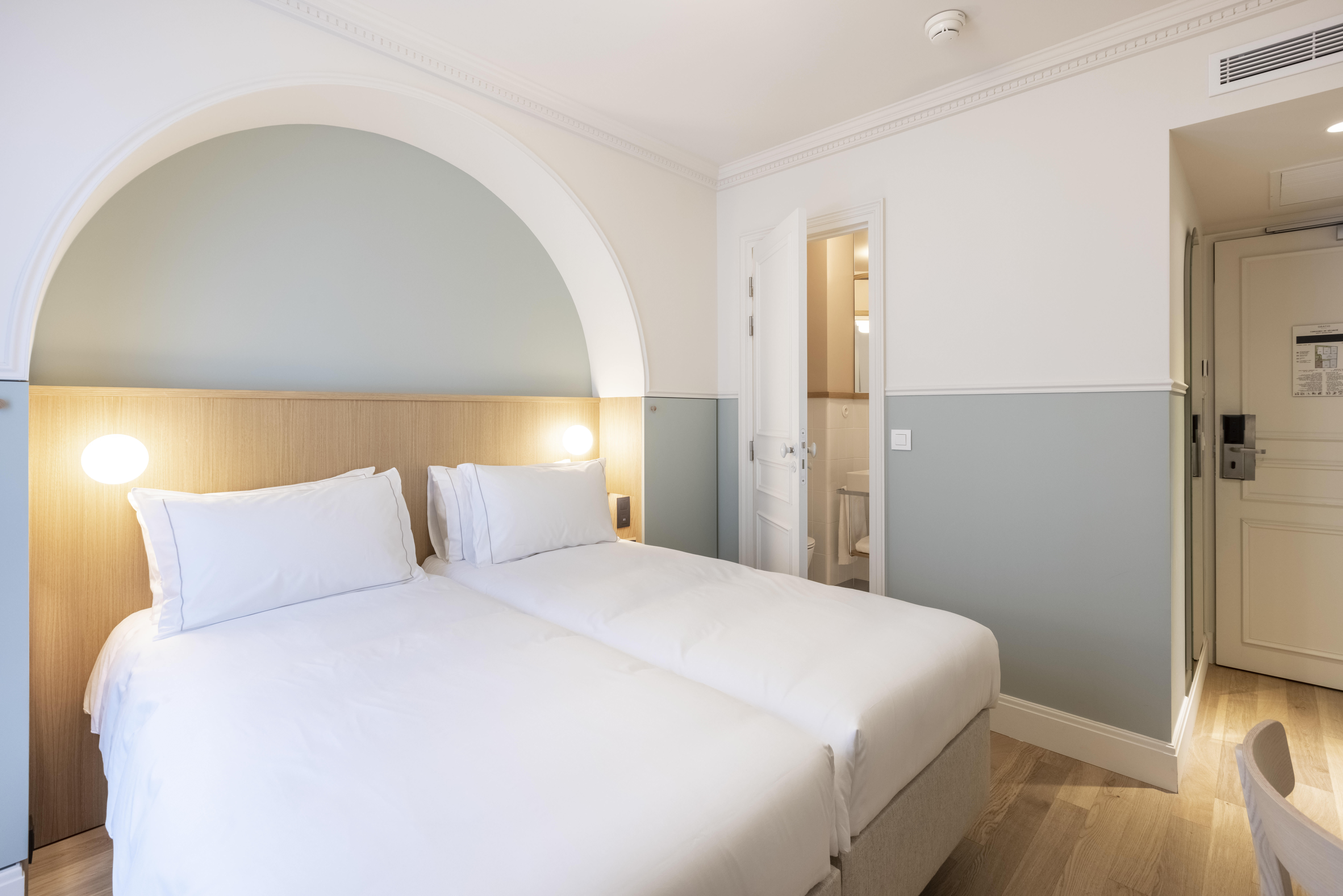 Double or Twin Superior