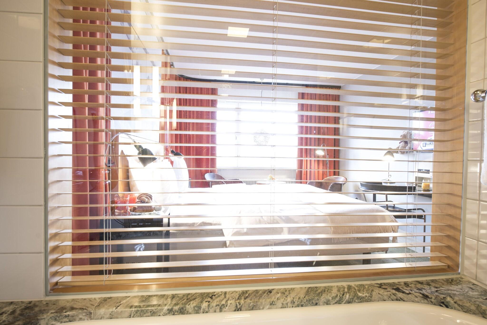 Double Deluxe King Bed