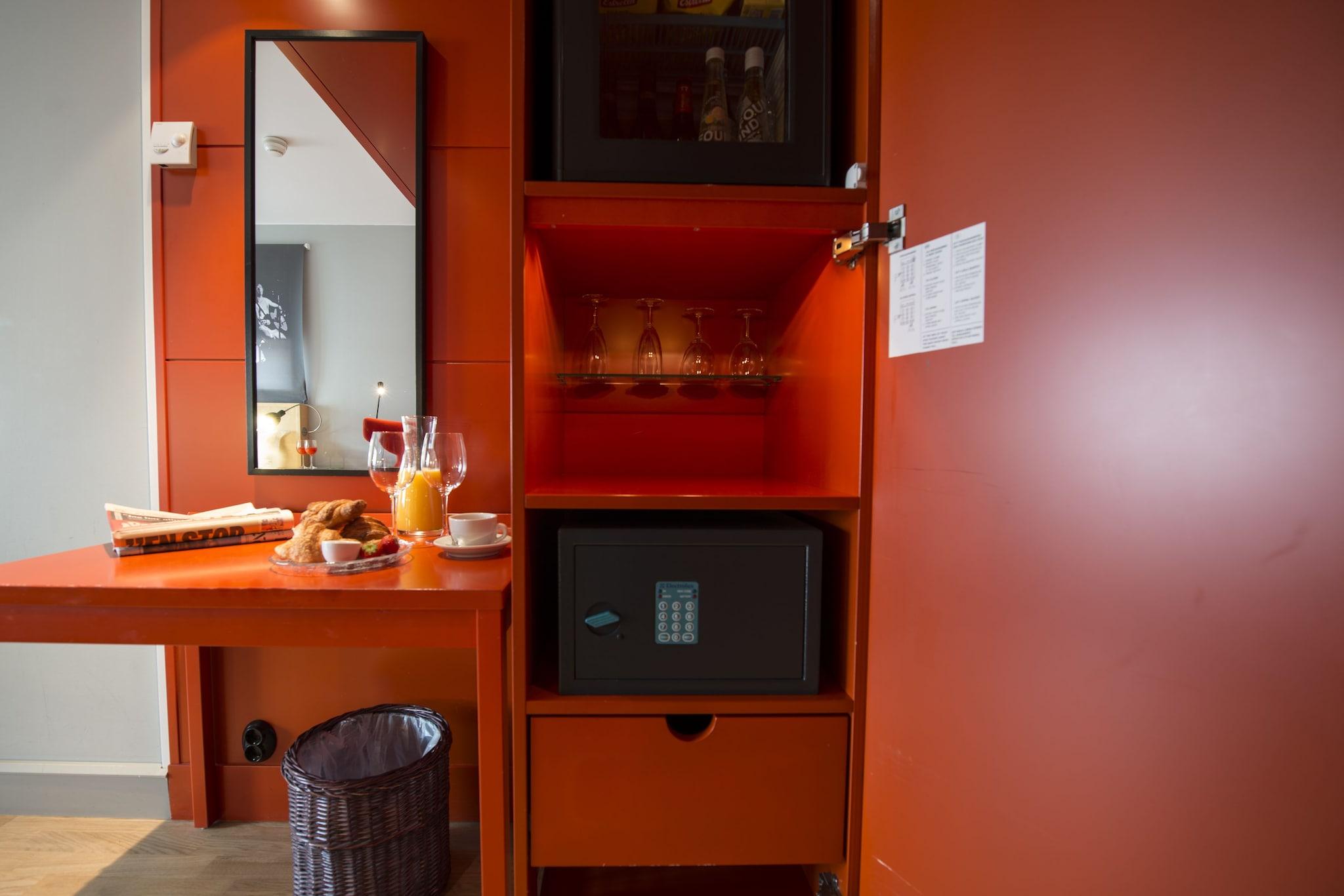 Double Deluxe King Bed