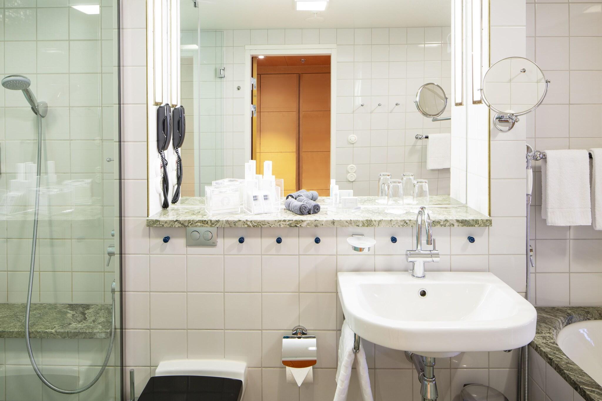 Double Deluxe King Bed