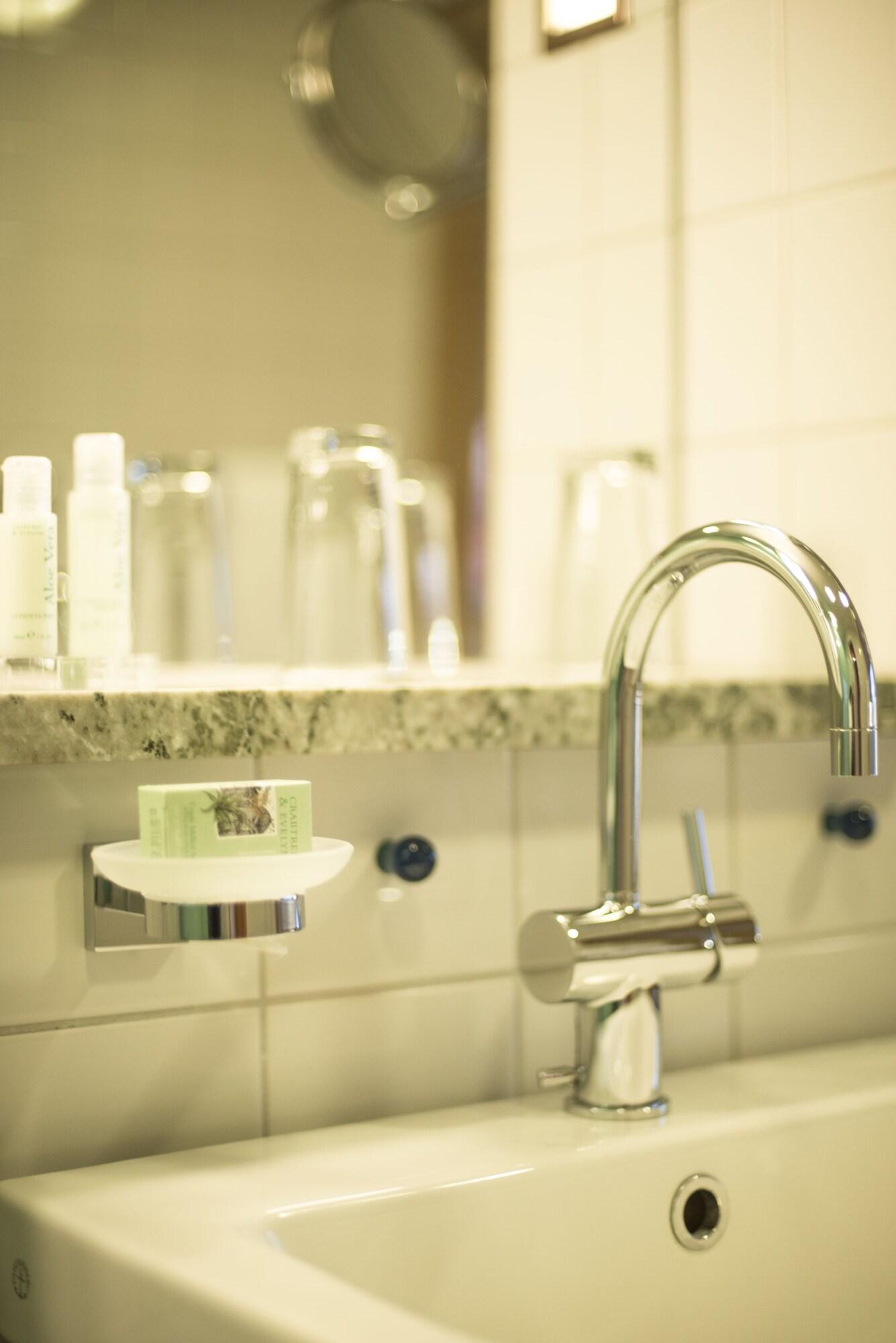 Double or Twin Deluxe