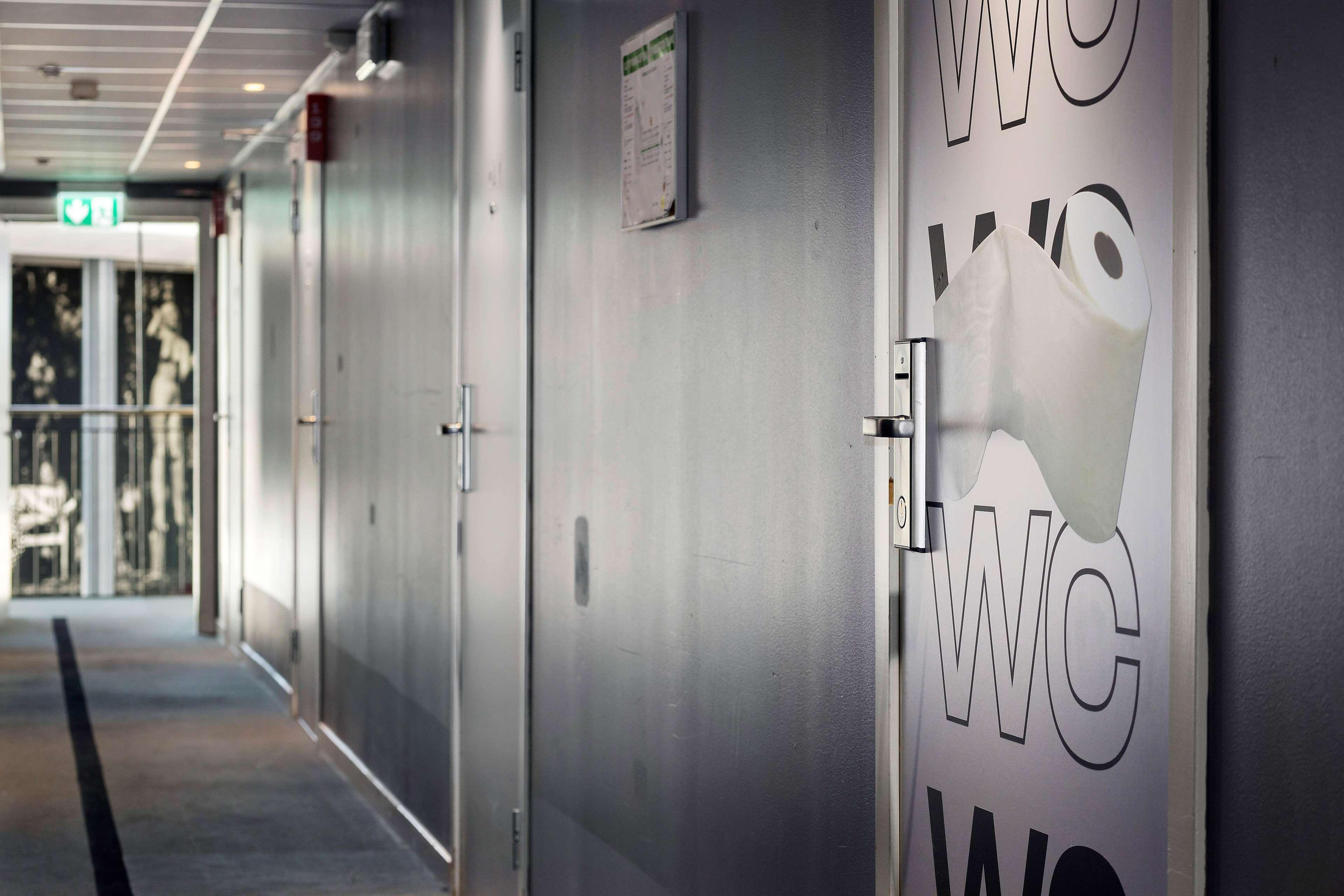 Room Bunk Bed with Shared Bathroom