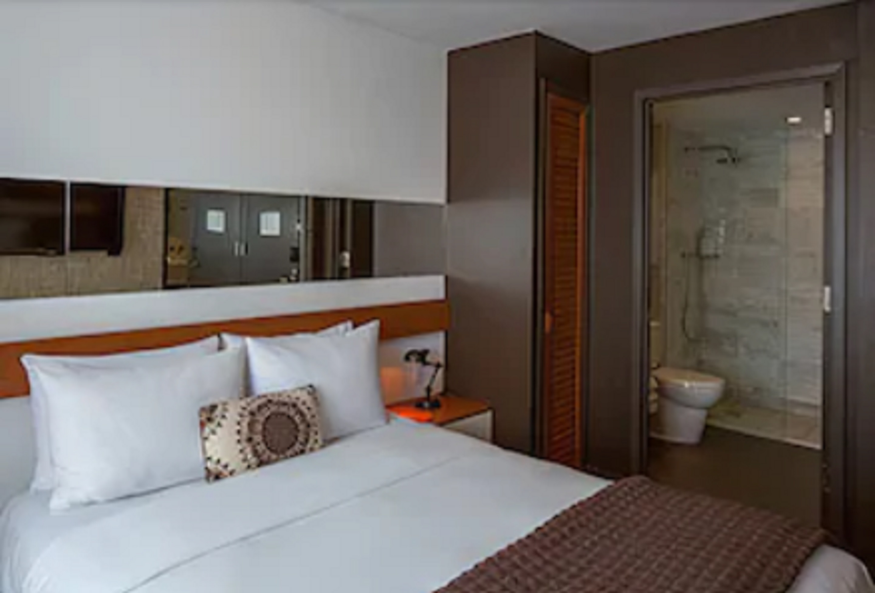 Double Queen Size Bed