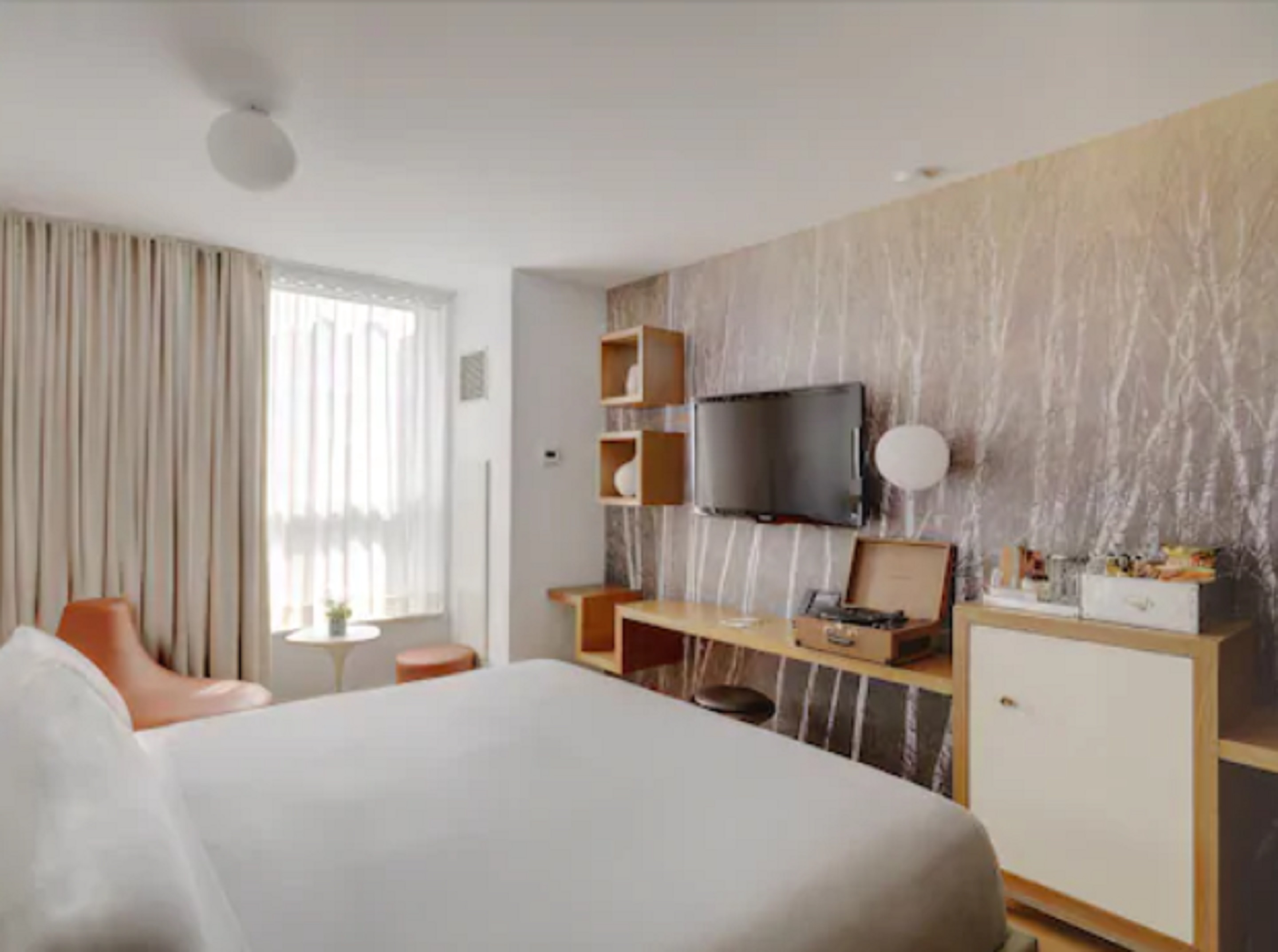 Double Deluxe King Bed