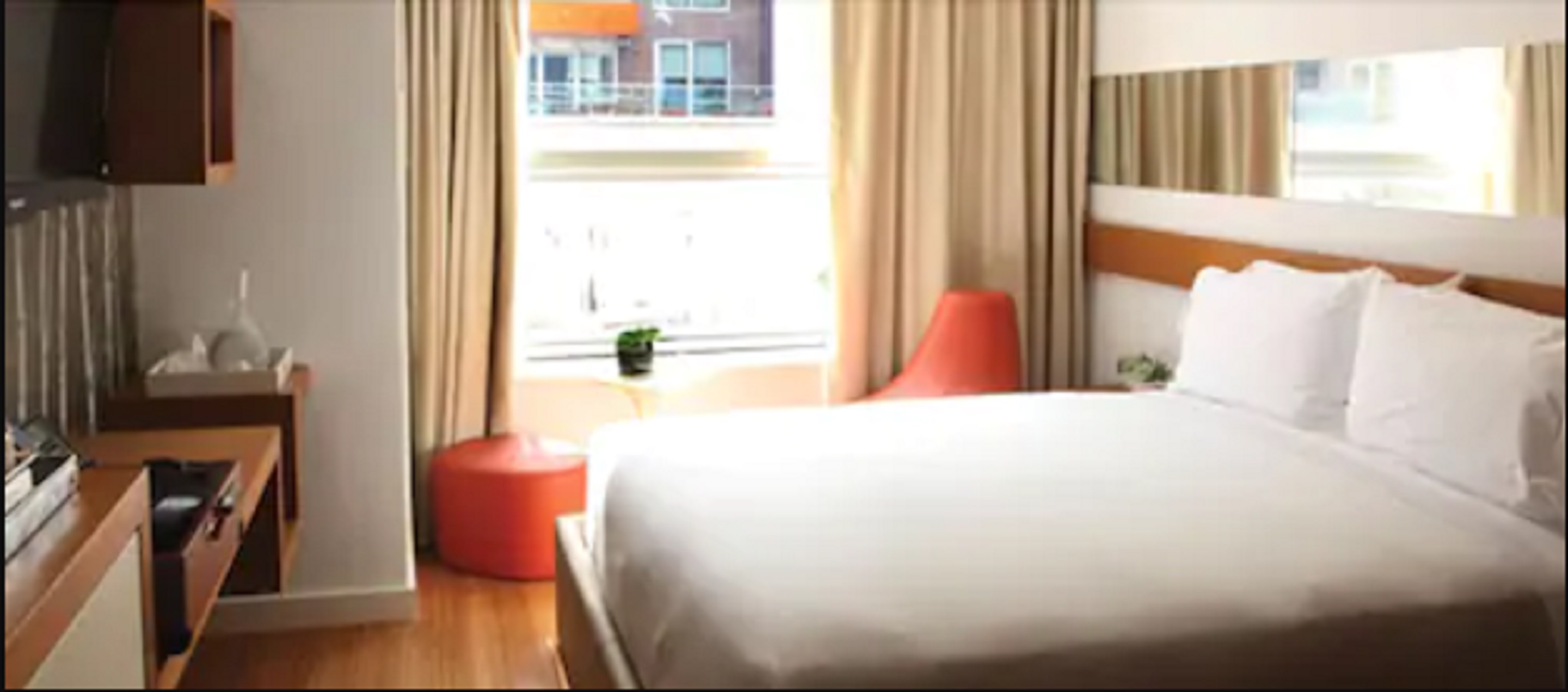 Double Deluxe King Bed