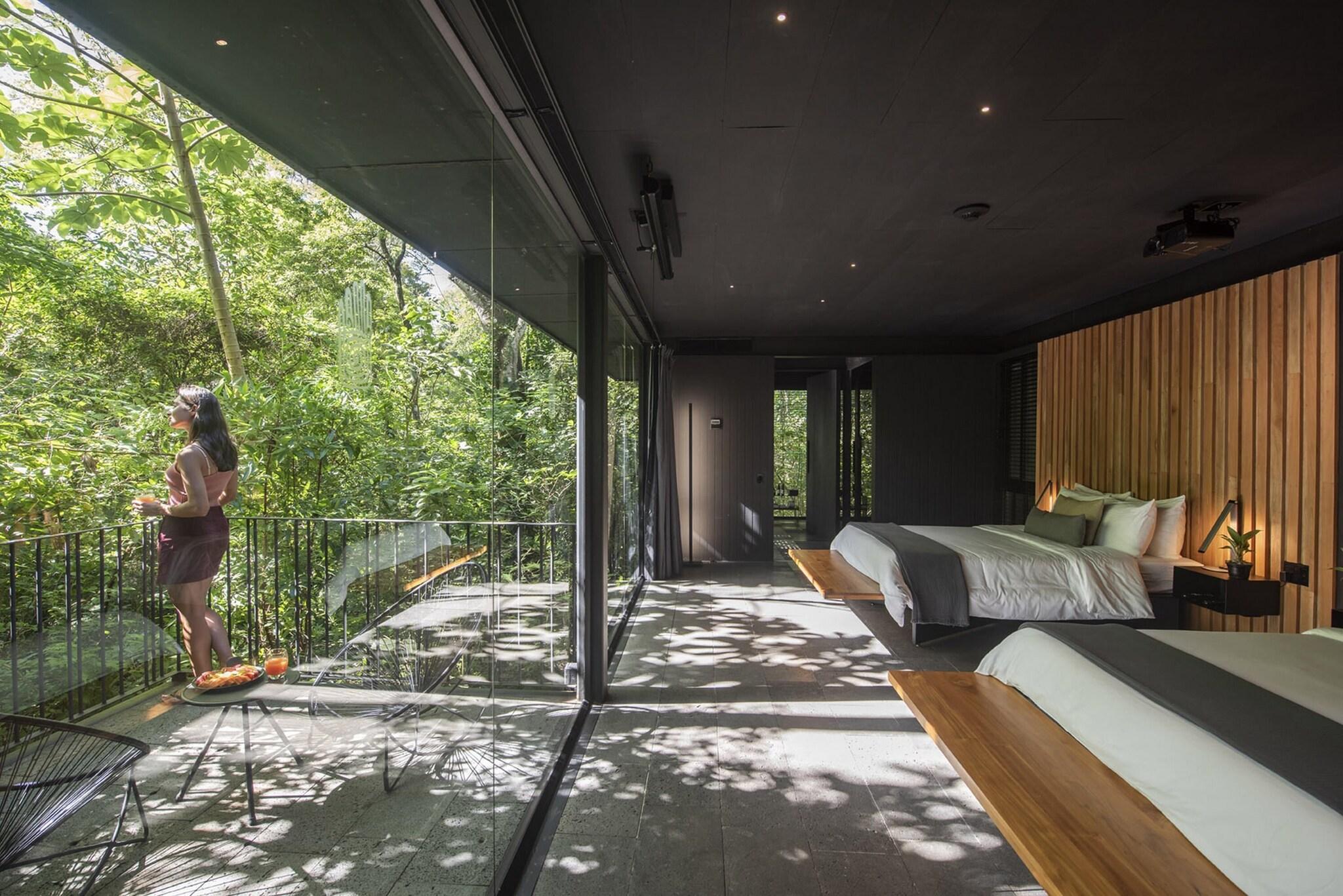 Bungalow Two Queen Beds