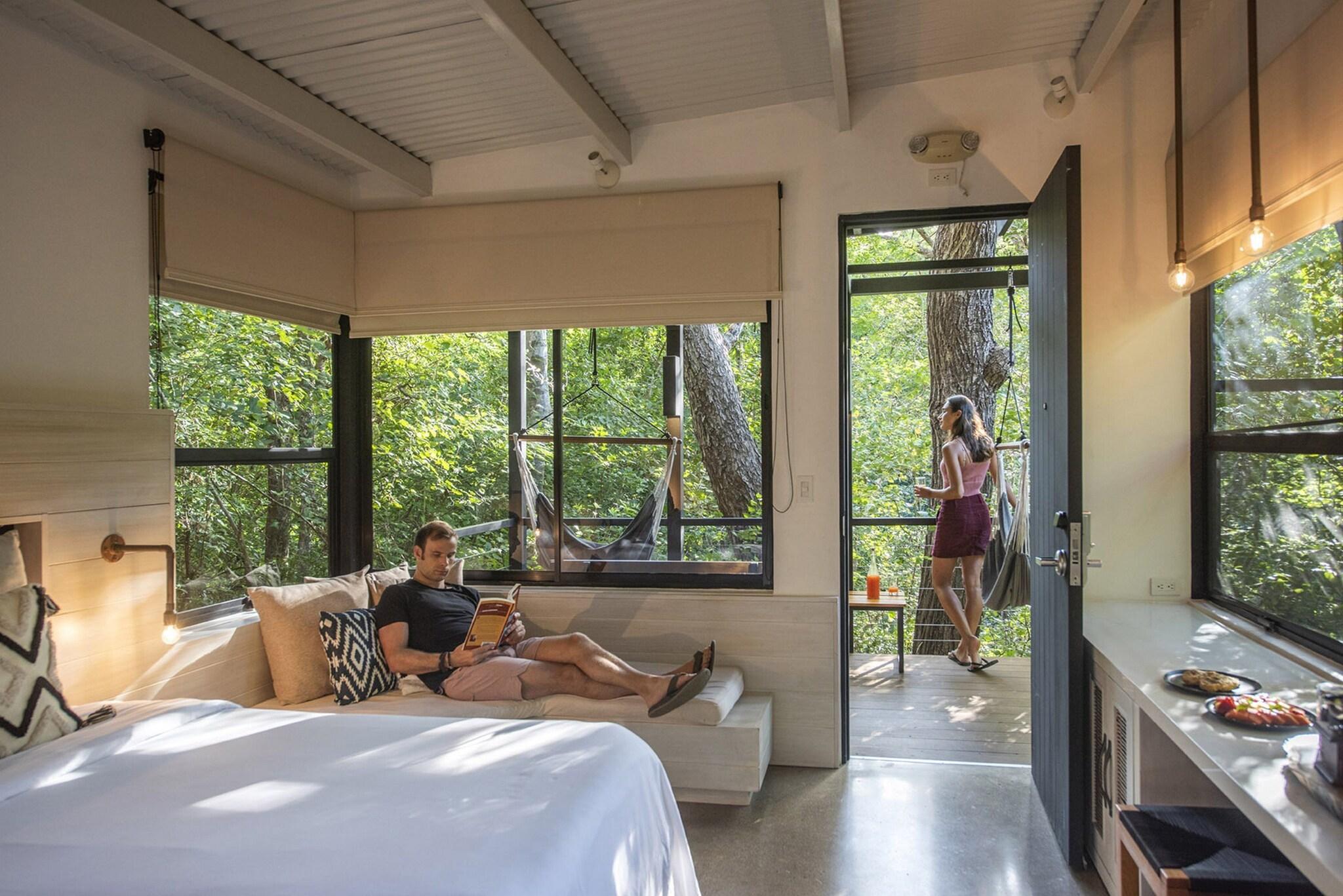 Bungalow King Size Bed