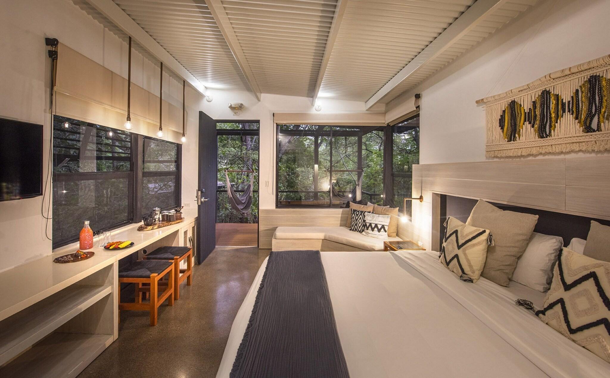 Bungalow King Size Bed