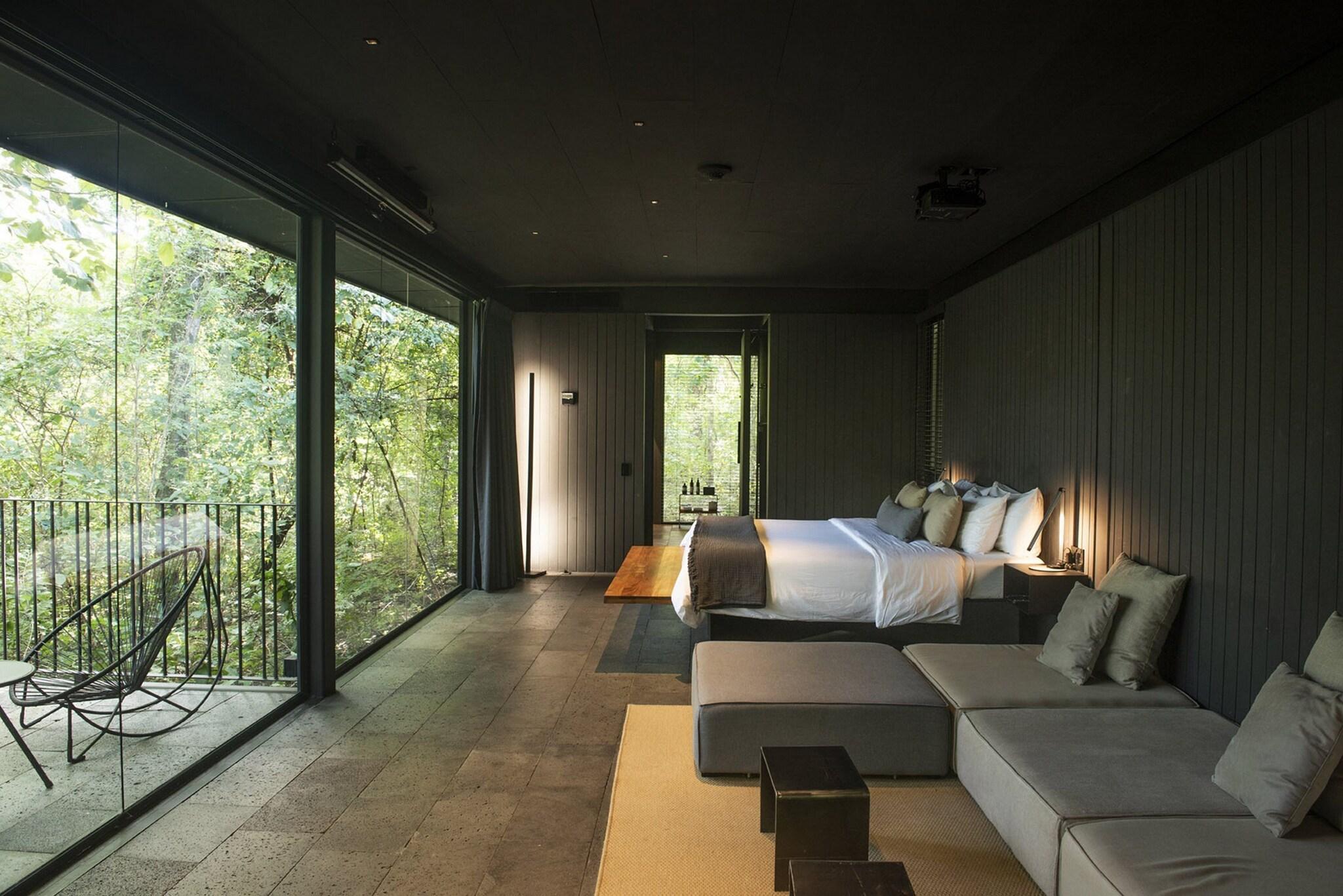 Bungalow King Size Bed