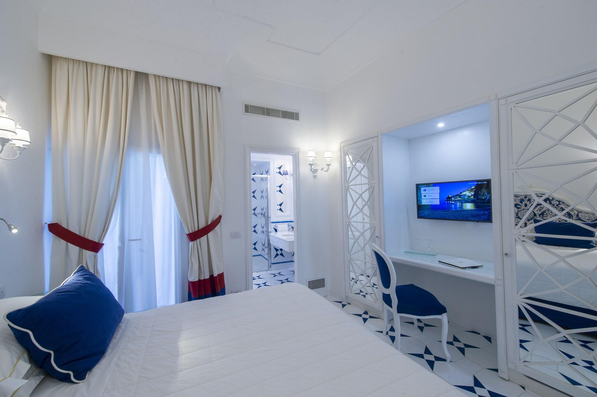 Double Queen Size Bed