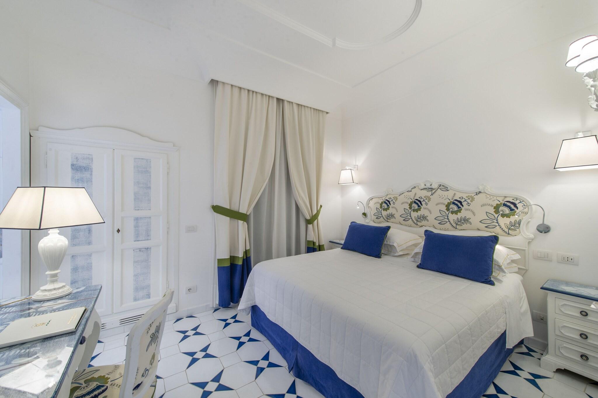 Double Queen Size Bed