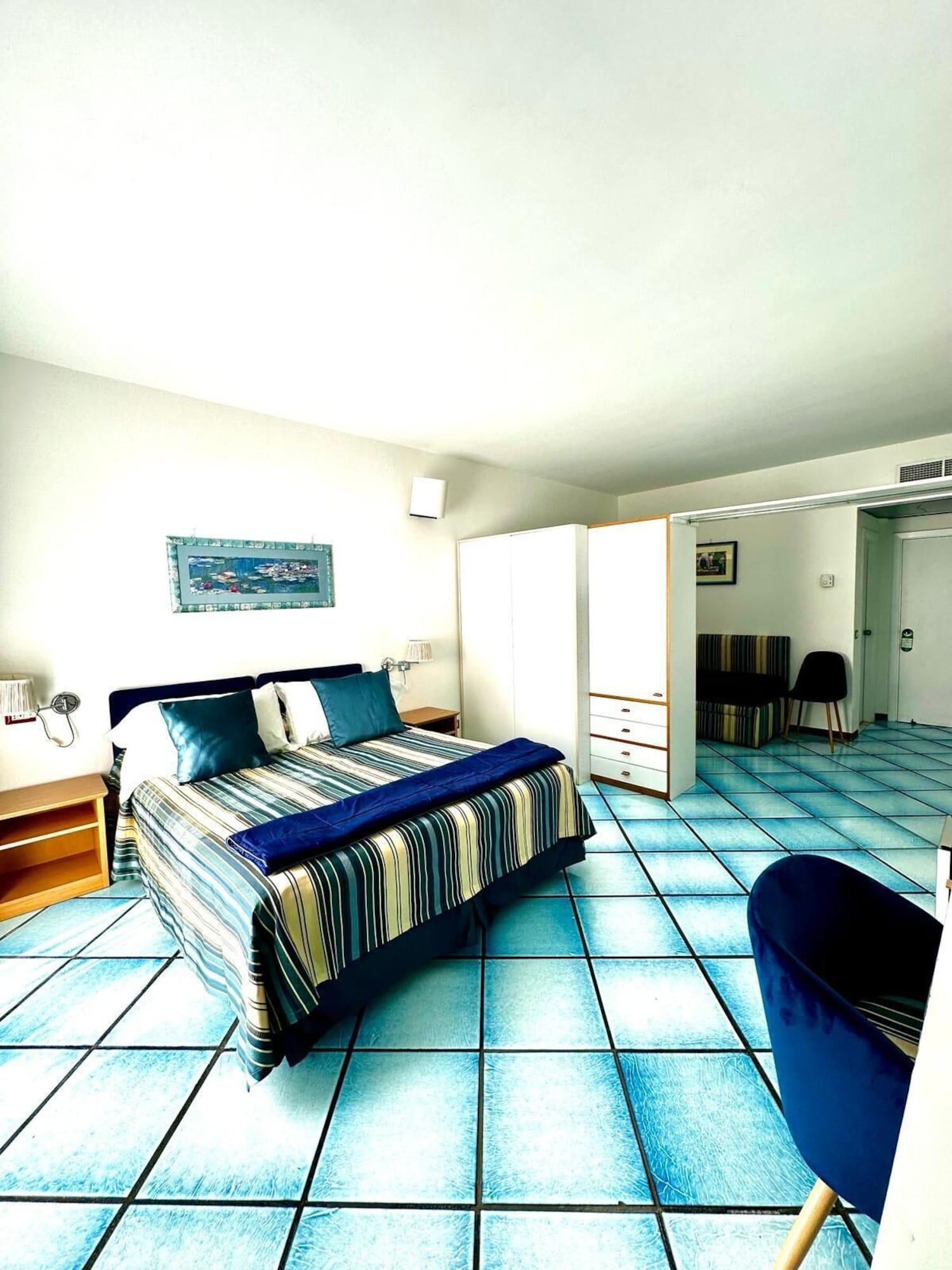 Quadruple Three Beds