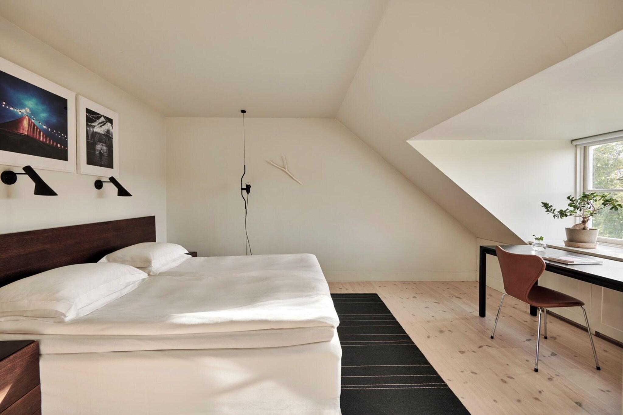 Junior Suite King Size Bed