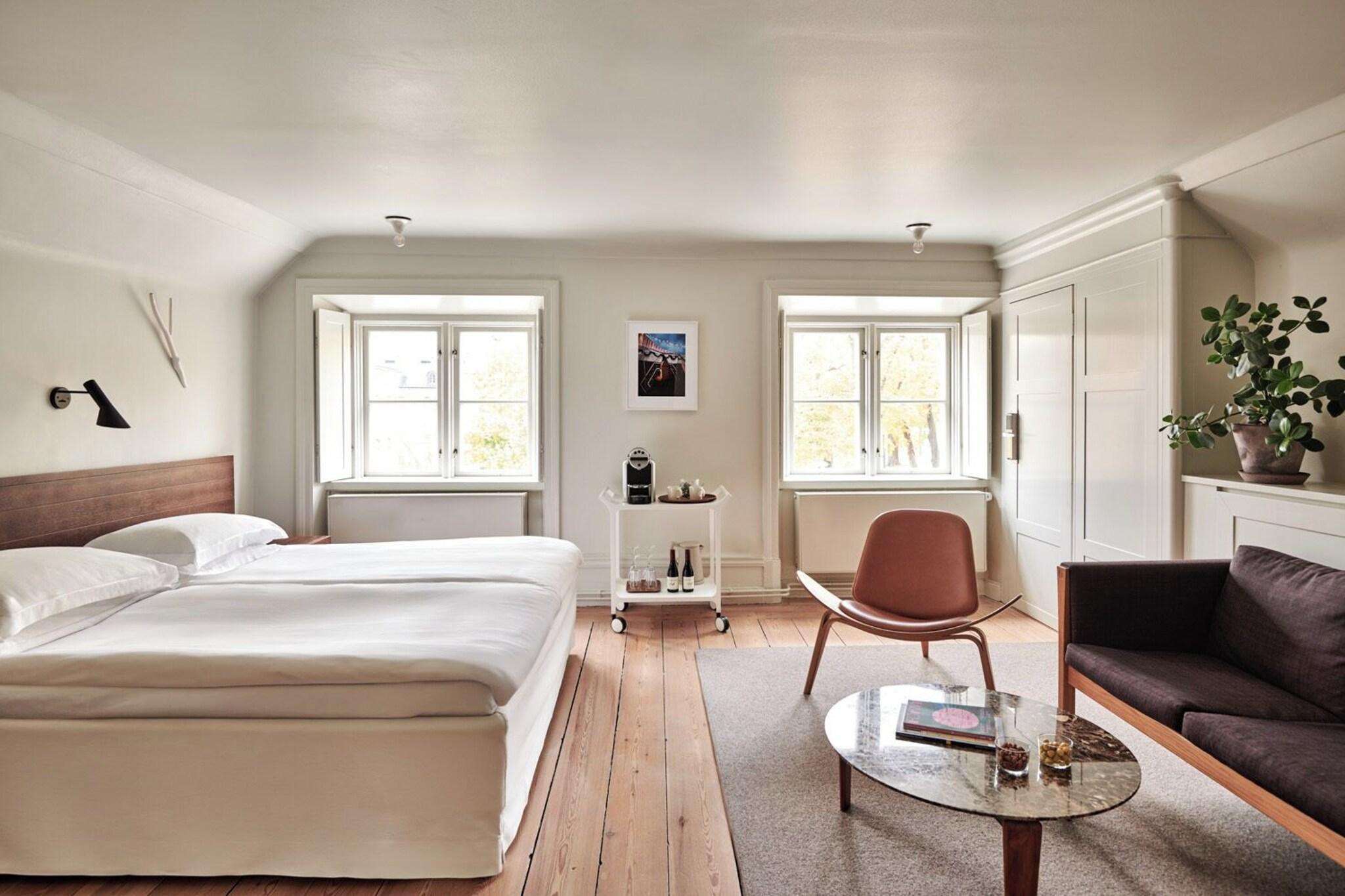 Junior Suite King Size Bed
