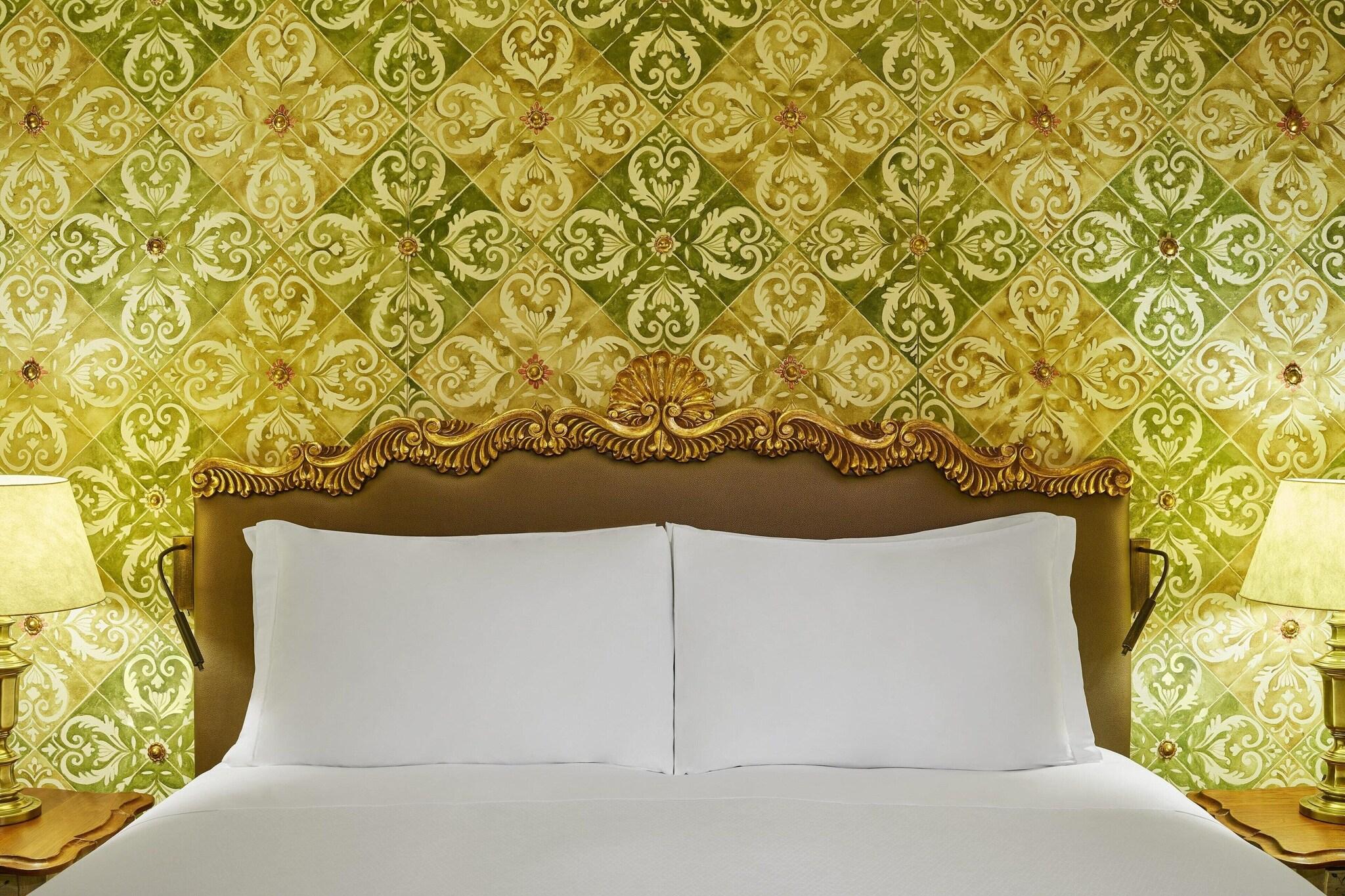 Double Deluxe King Bed