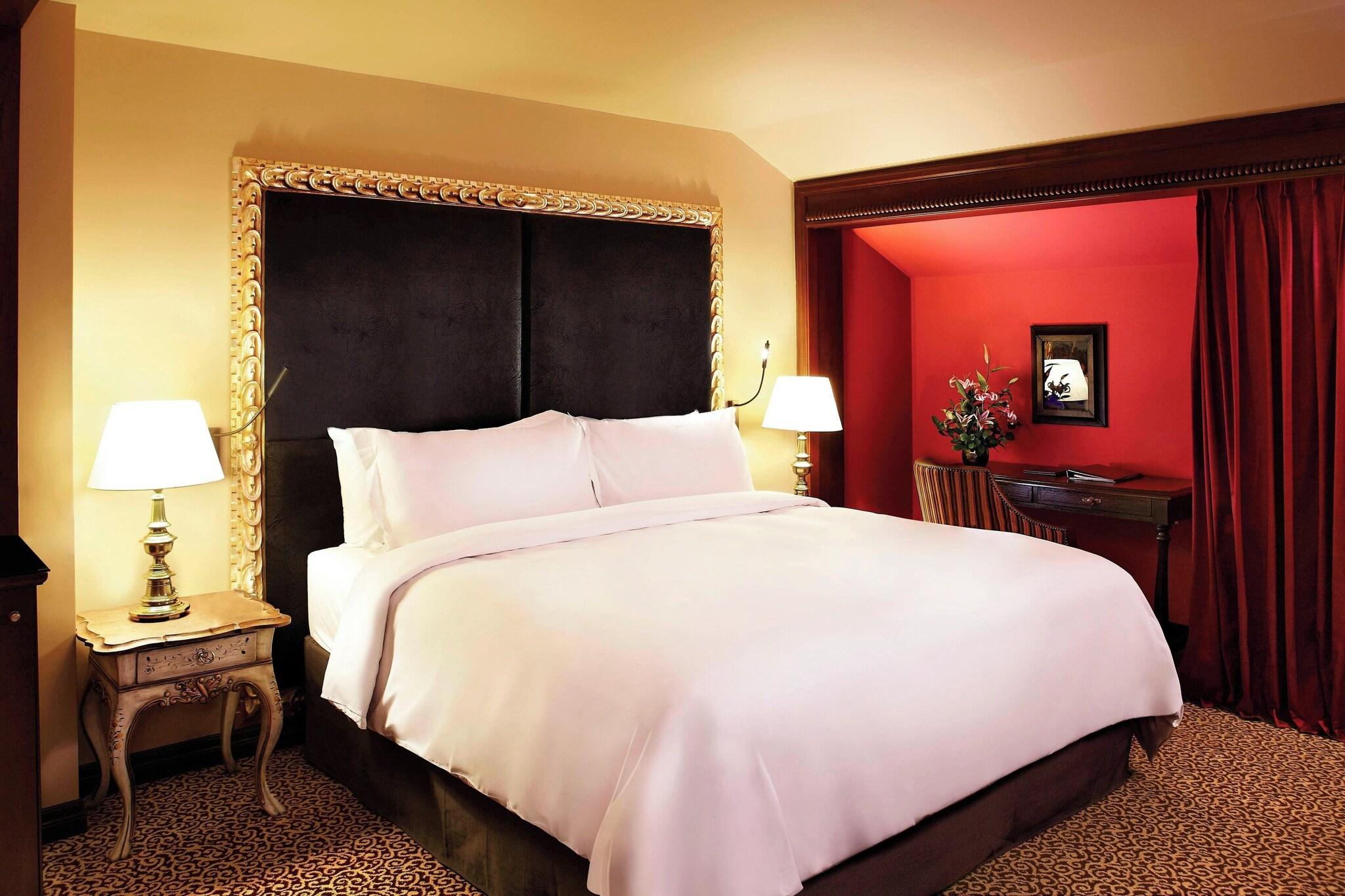 Double Classic King Bed