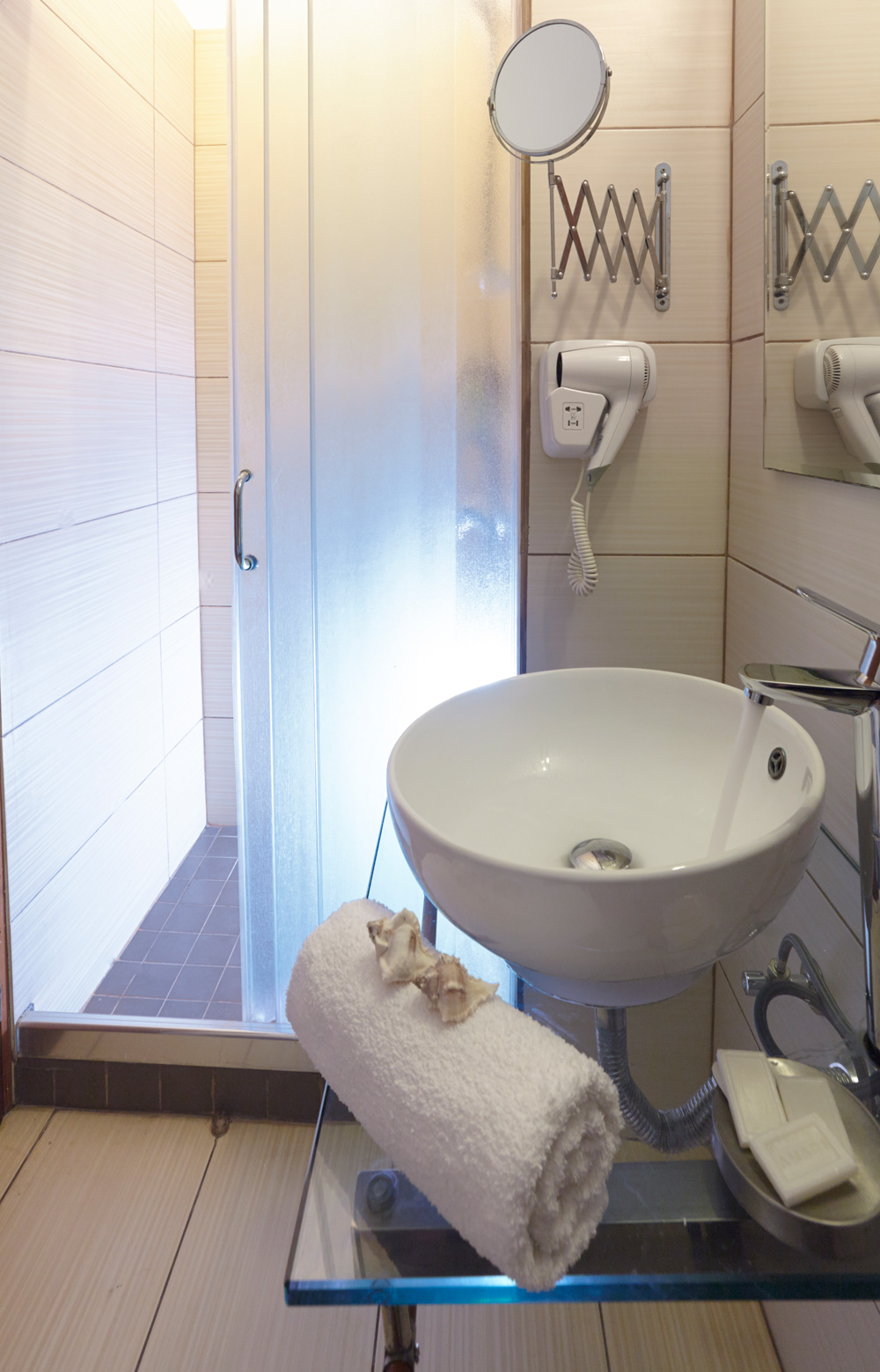 Studio Superior Capacity 4