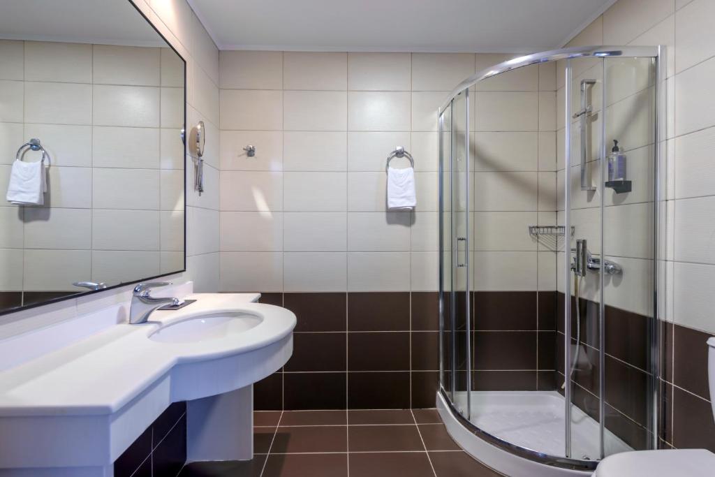 Double or Twin Standard