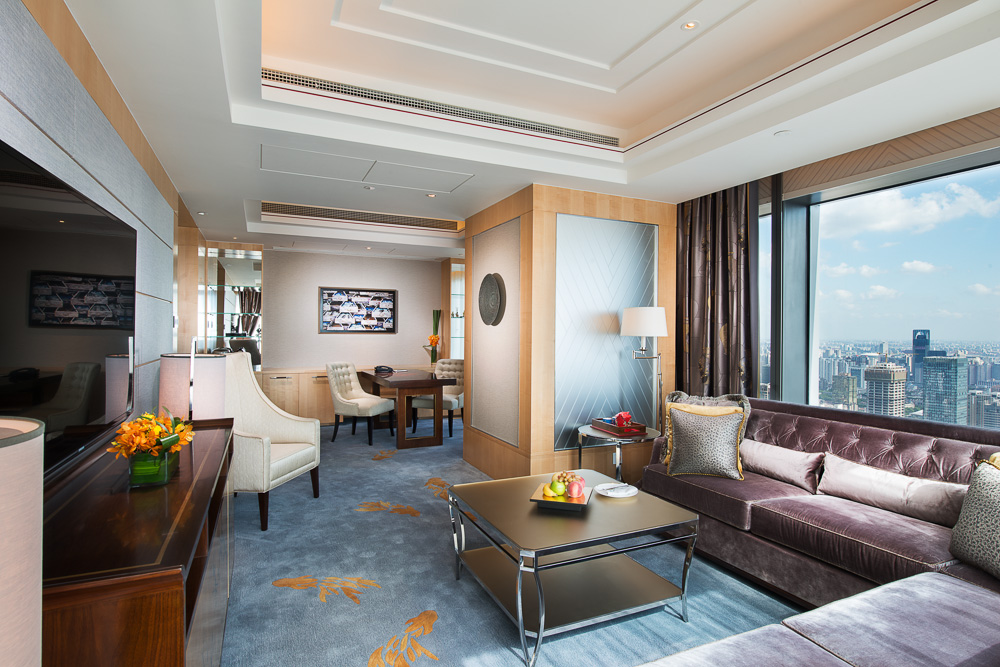 Suite Deluxe King Bed