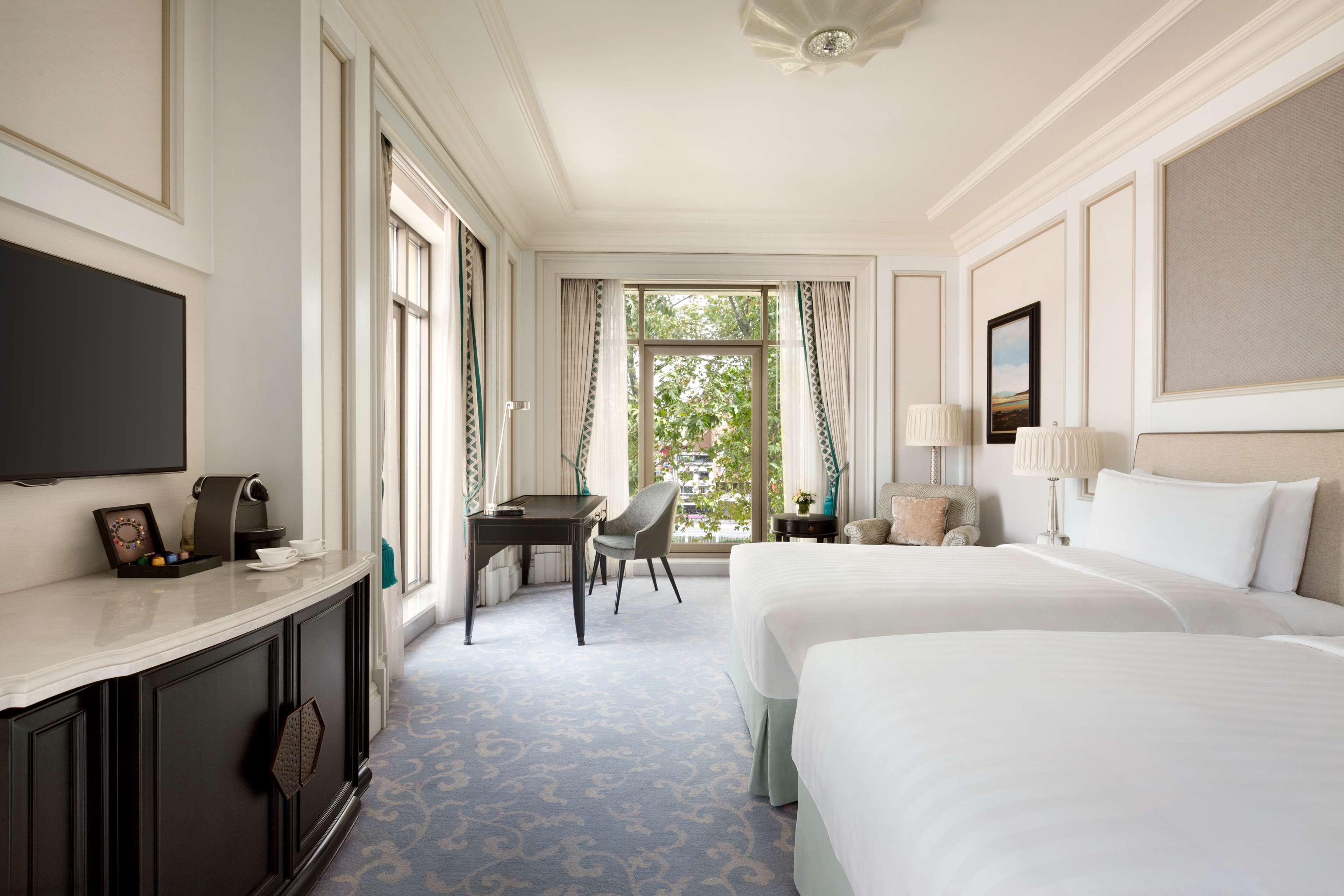 Twin Deluxe with Views