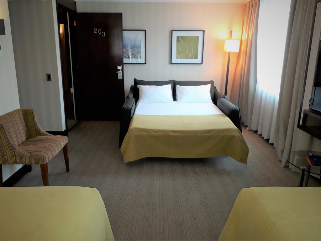 Family Room Capacity 3