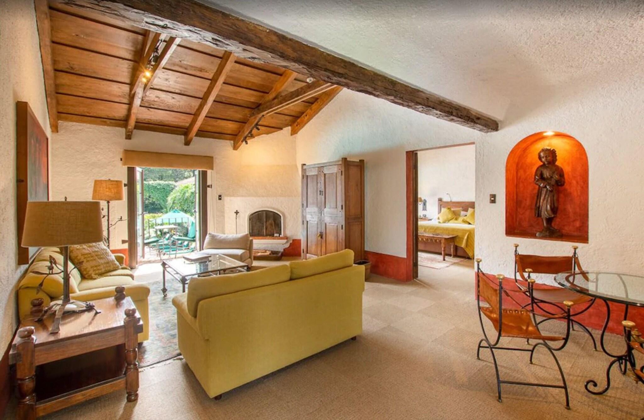 Suite Deluxe King Bed