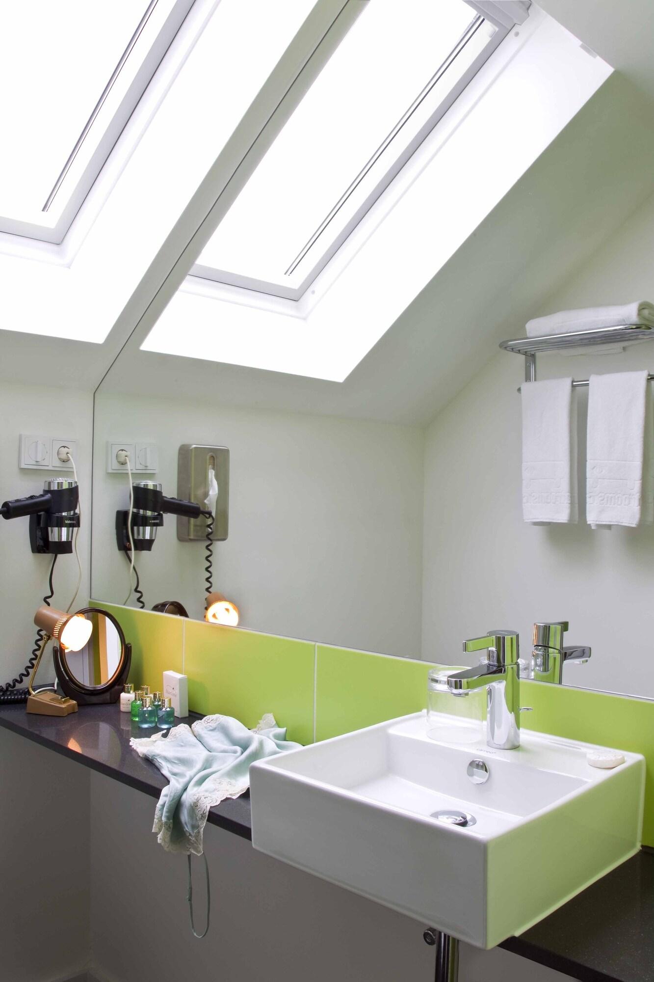 Double Single Superior with Double Bed