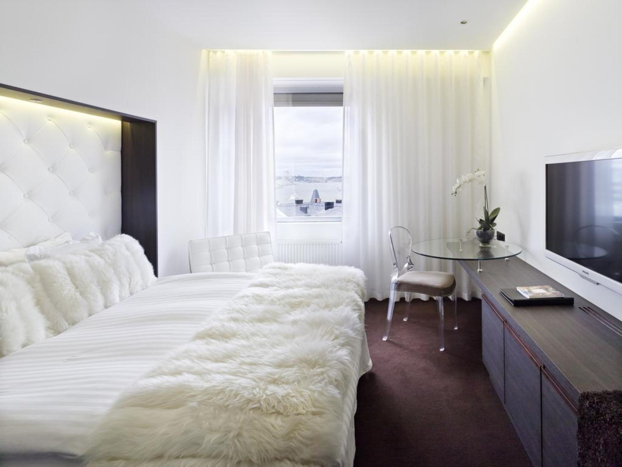 Double Premium Queen Bed