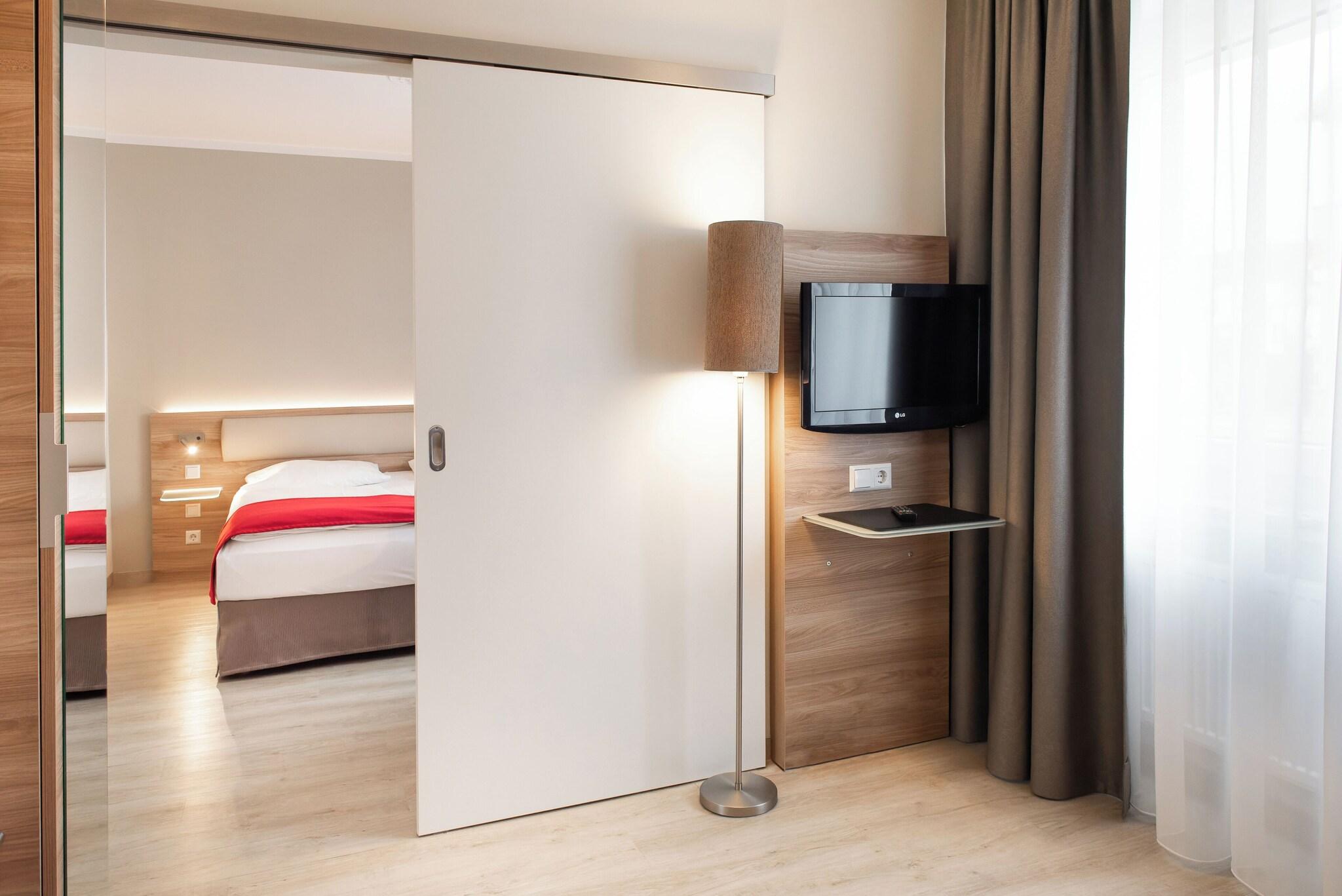 Junior Suite Queen Size Bed