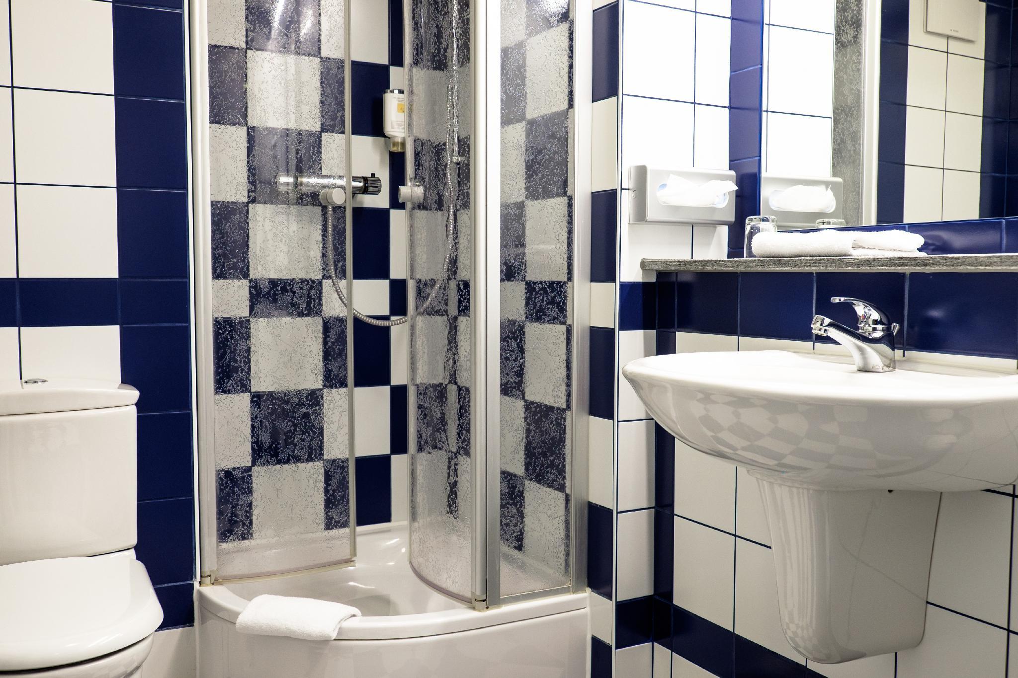 Double or Twin Deluxe