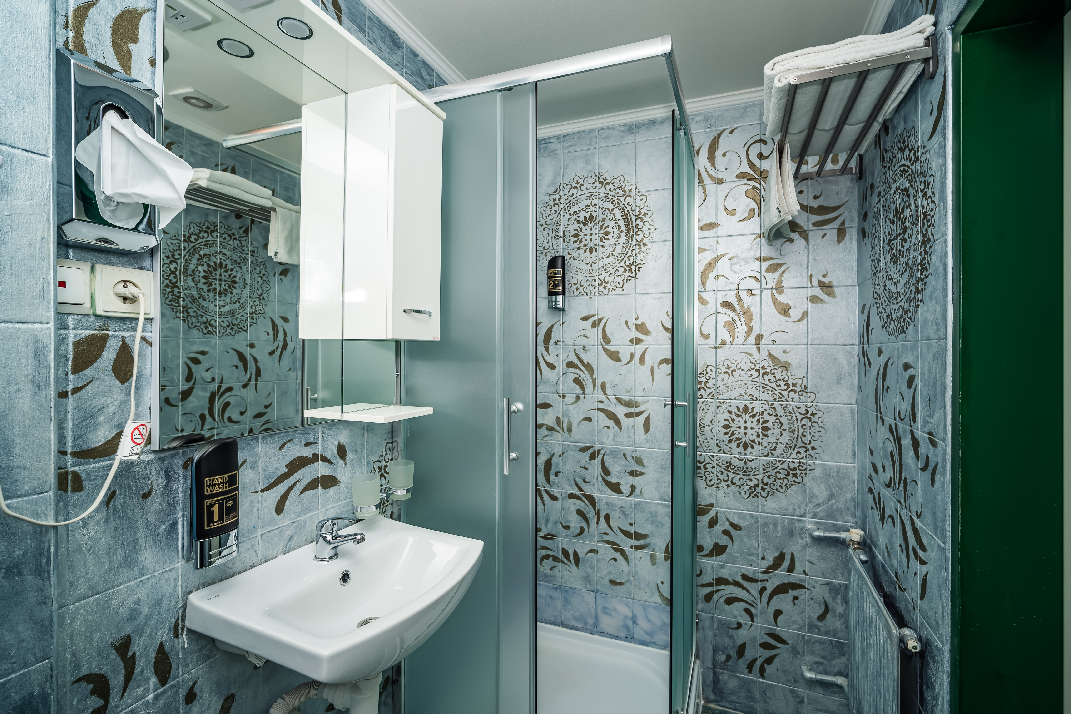 Double or Twin Deluxe