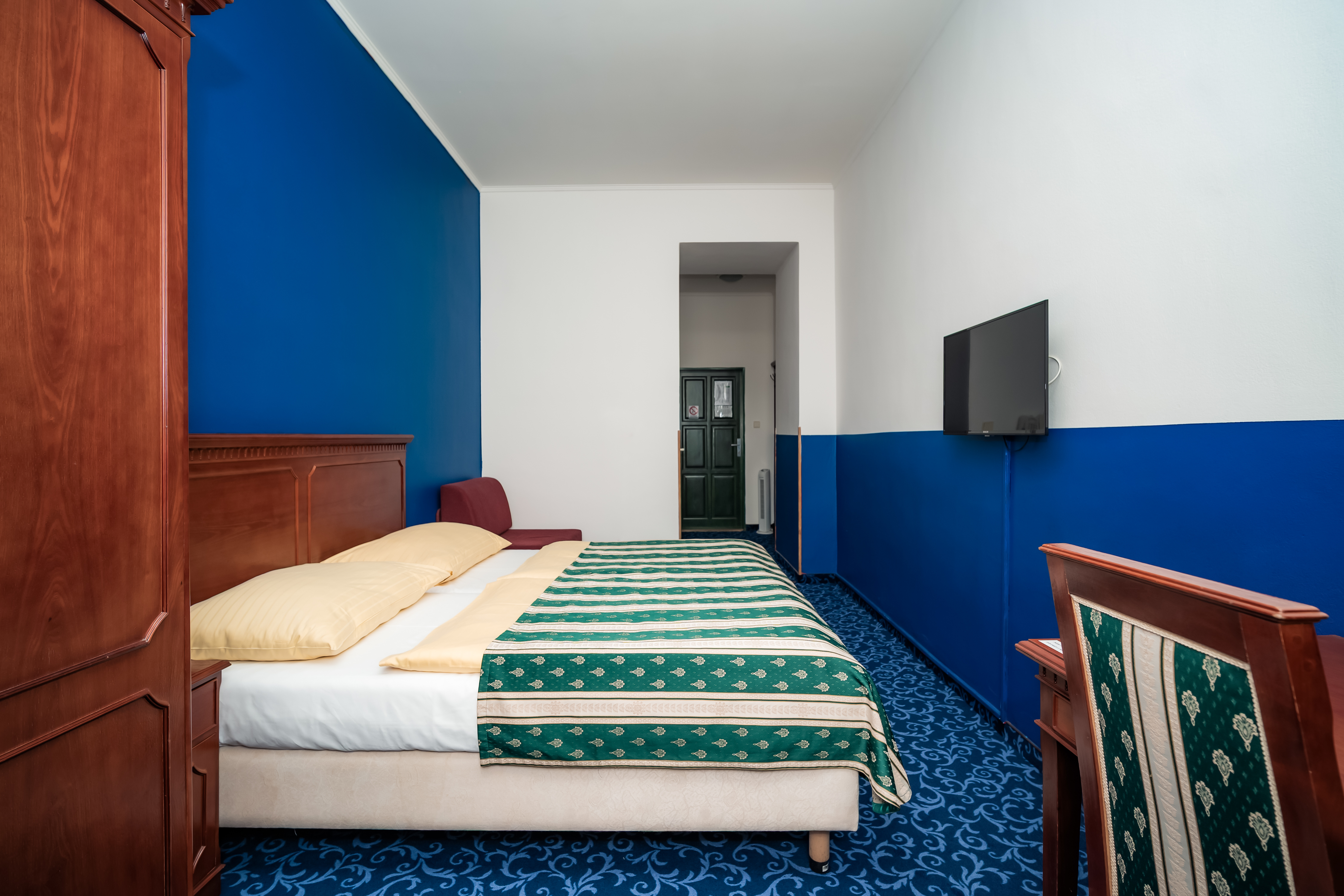 Double or Twin Standard