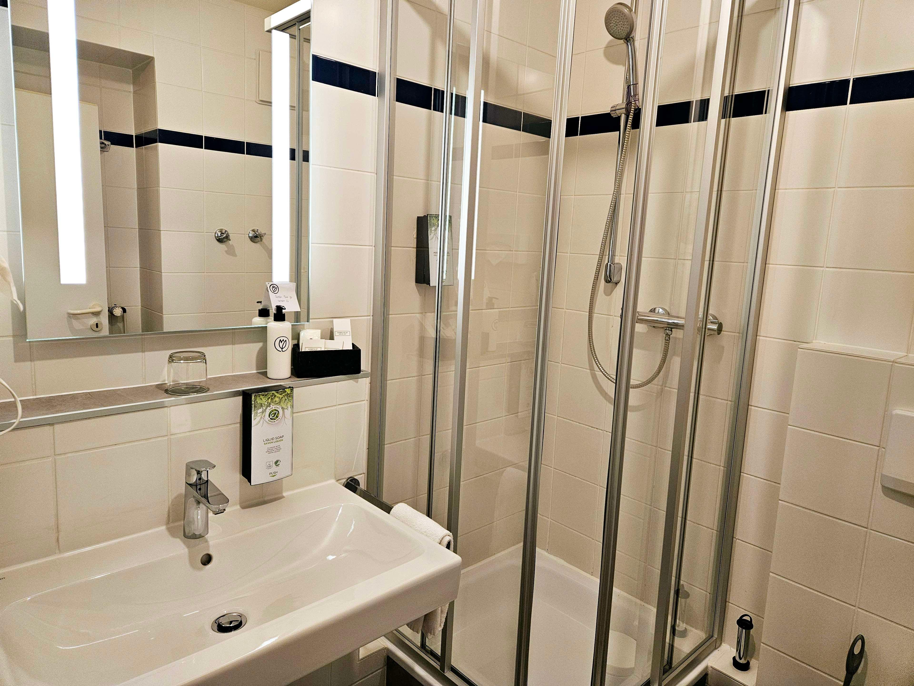 Double Deluxe King Bed