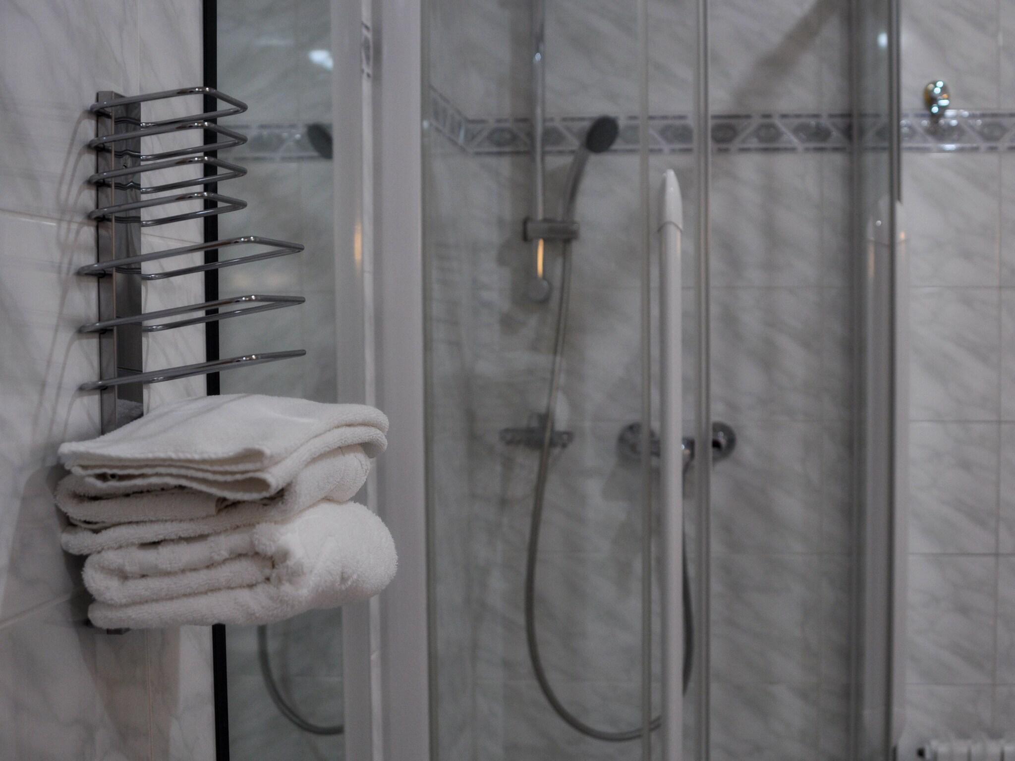 Suite Queen Size Bed