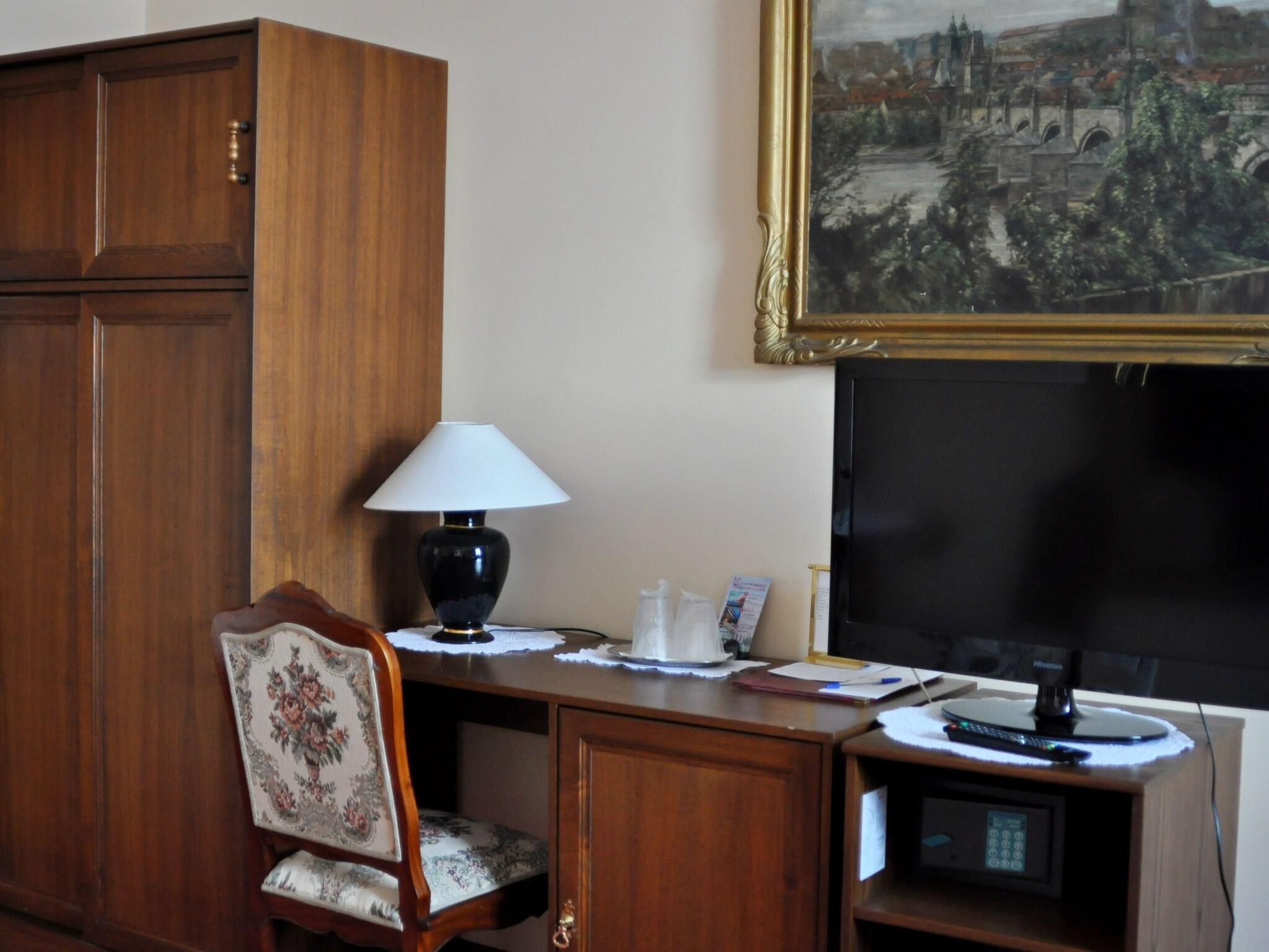 Suite Queen Size Bed