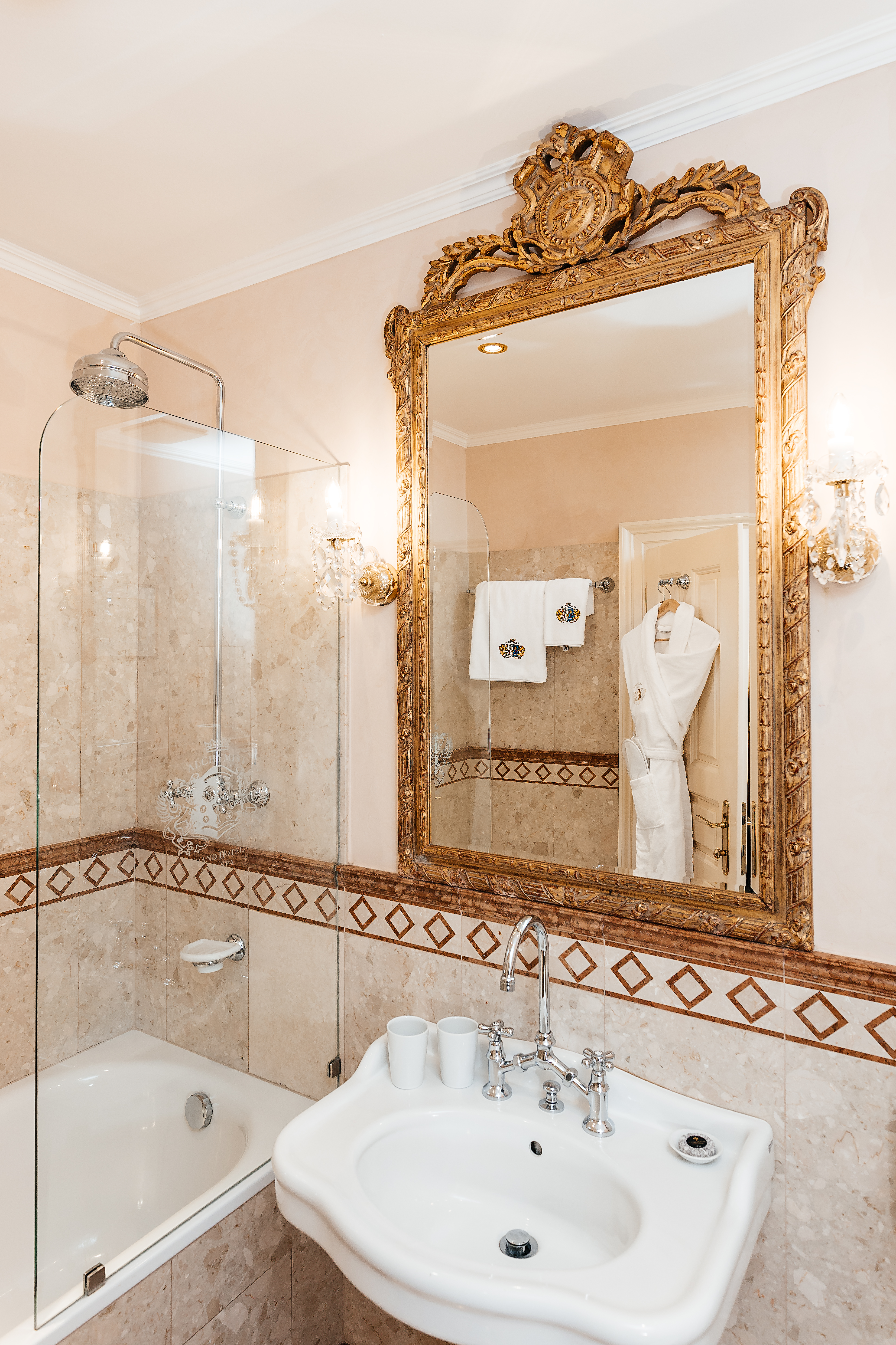 Double Deluxe One Bed