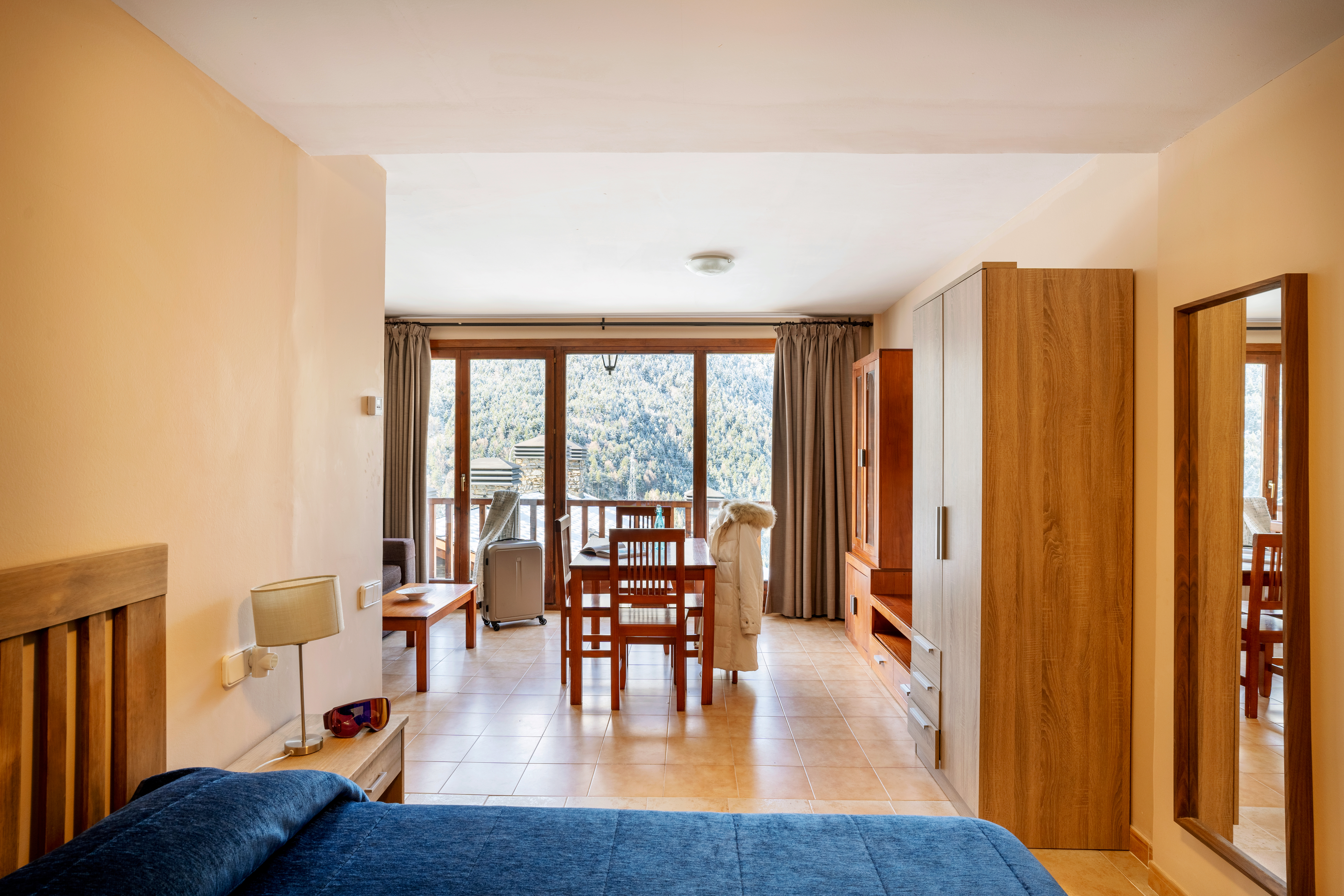 Apartment Capacity 4