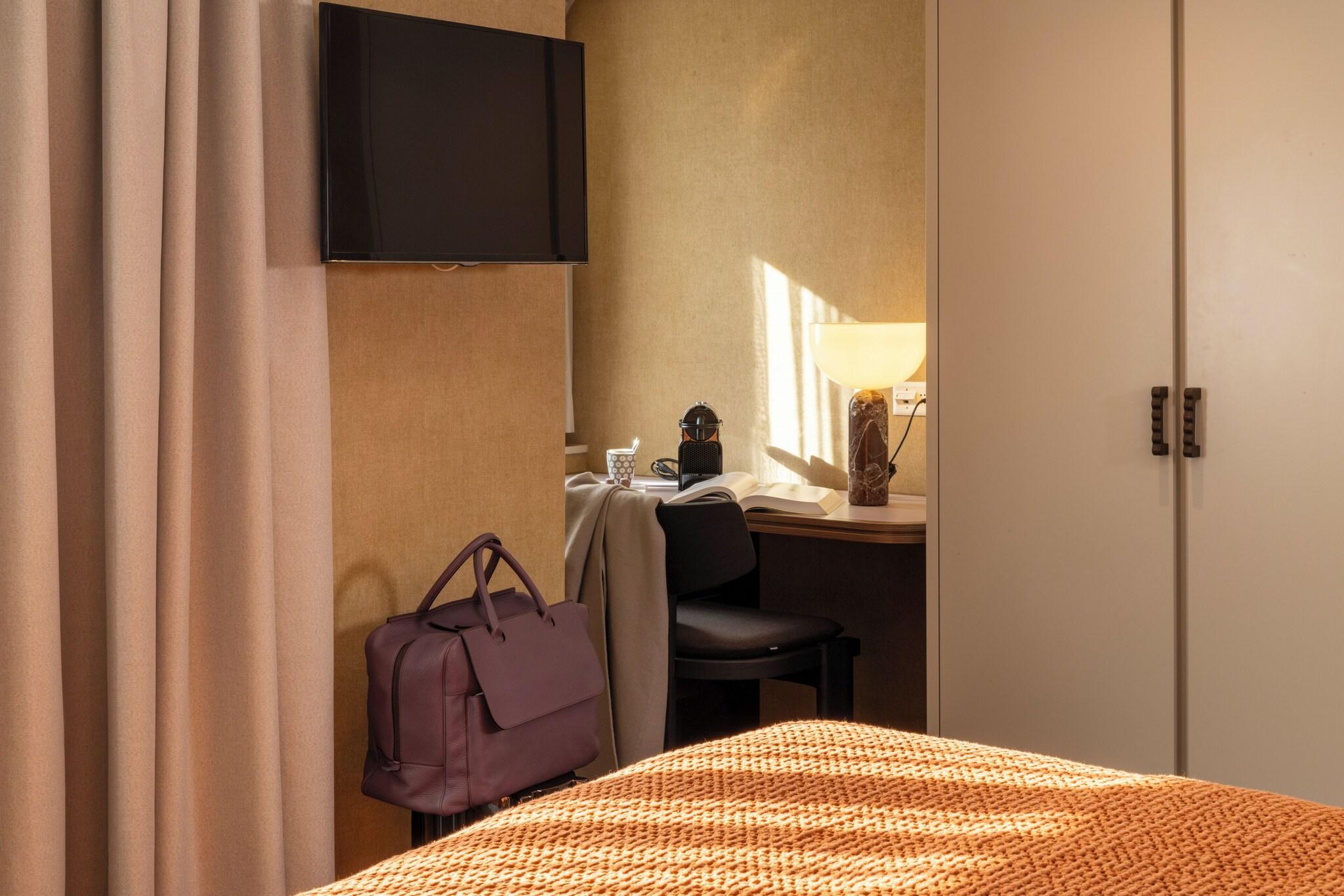 Double Executive King Bed