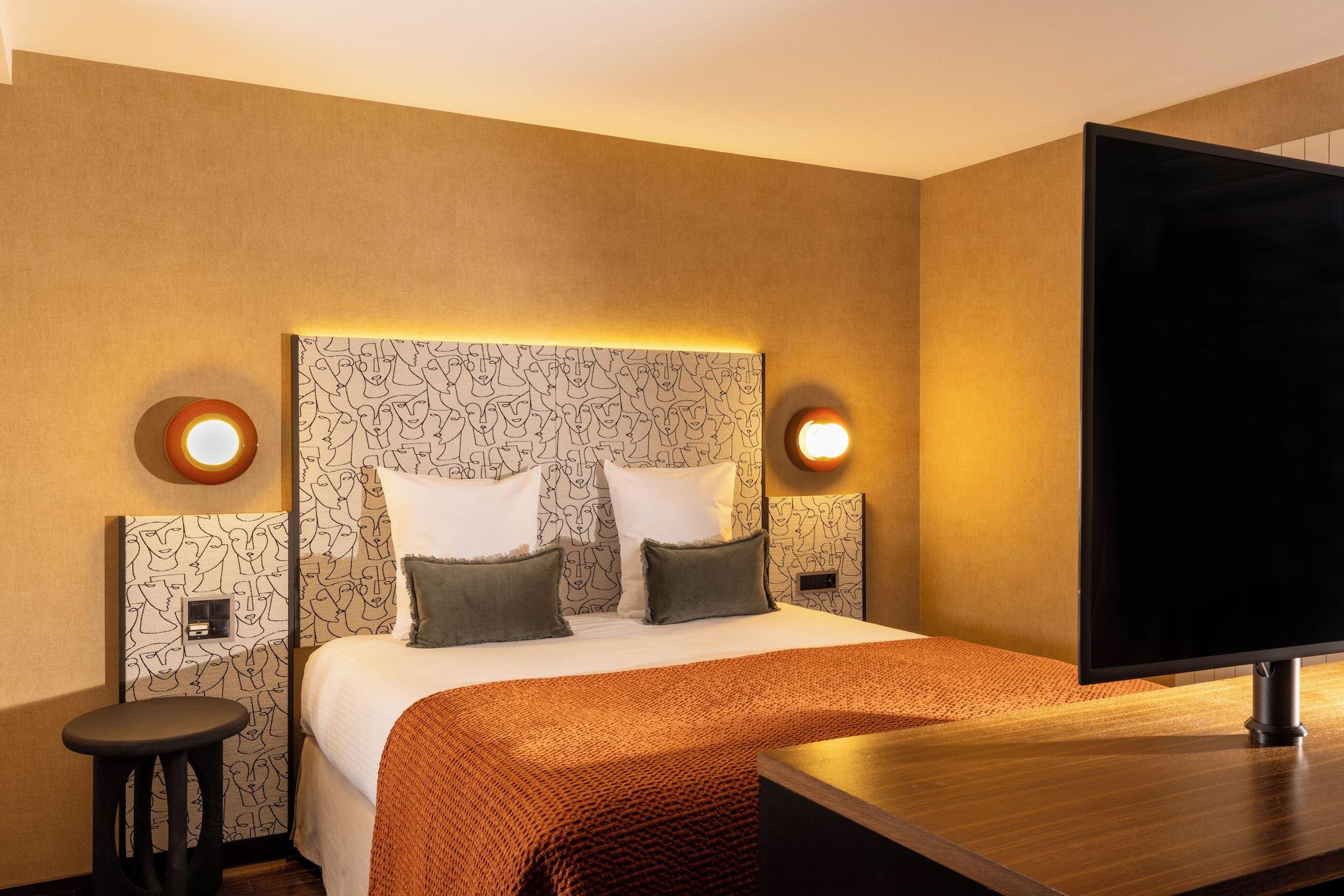 Junior Suite King Size Bed