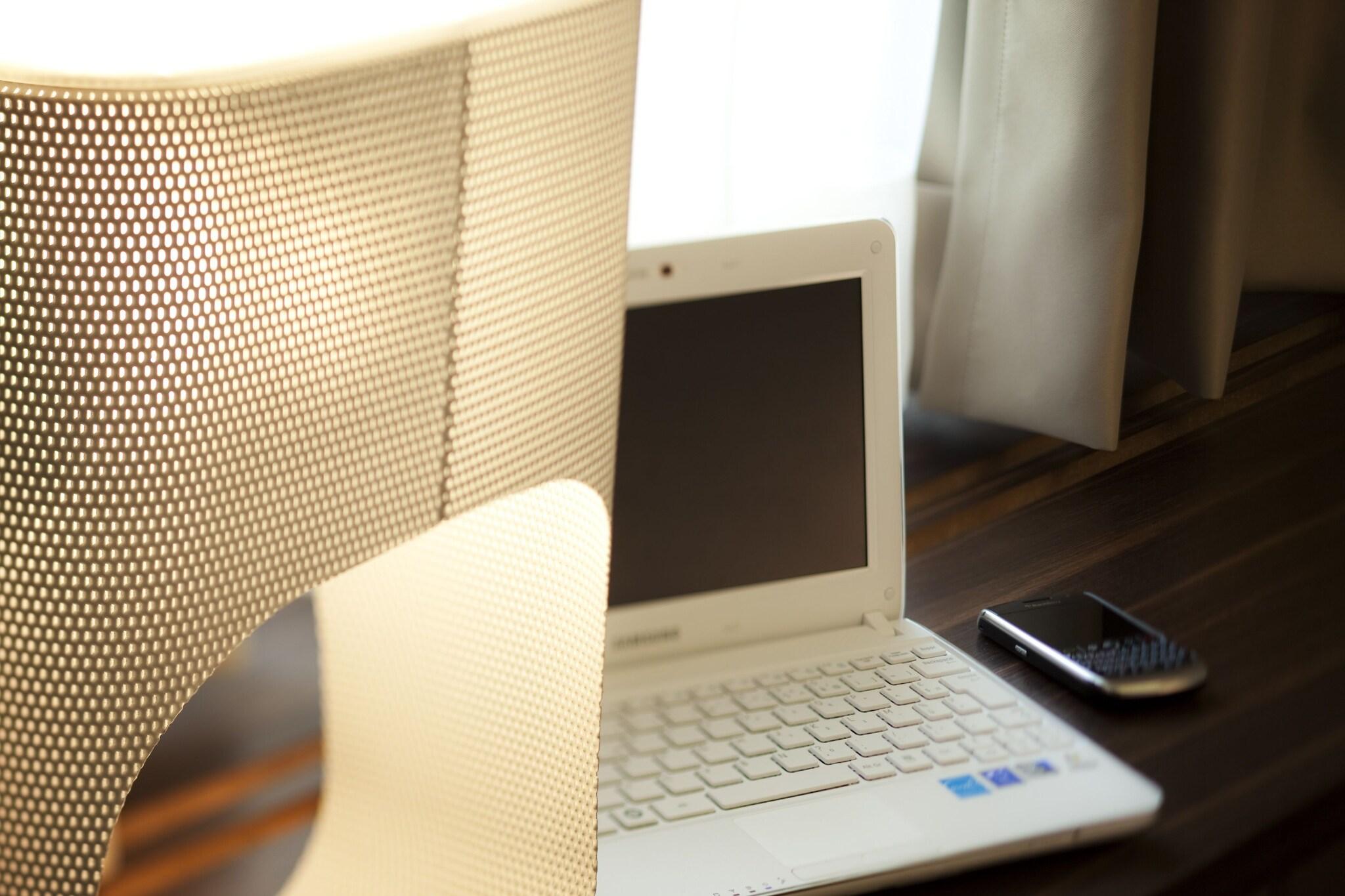 Double Queen Size Bed